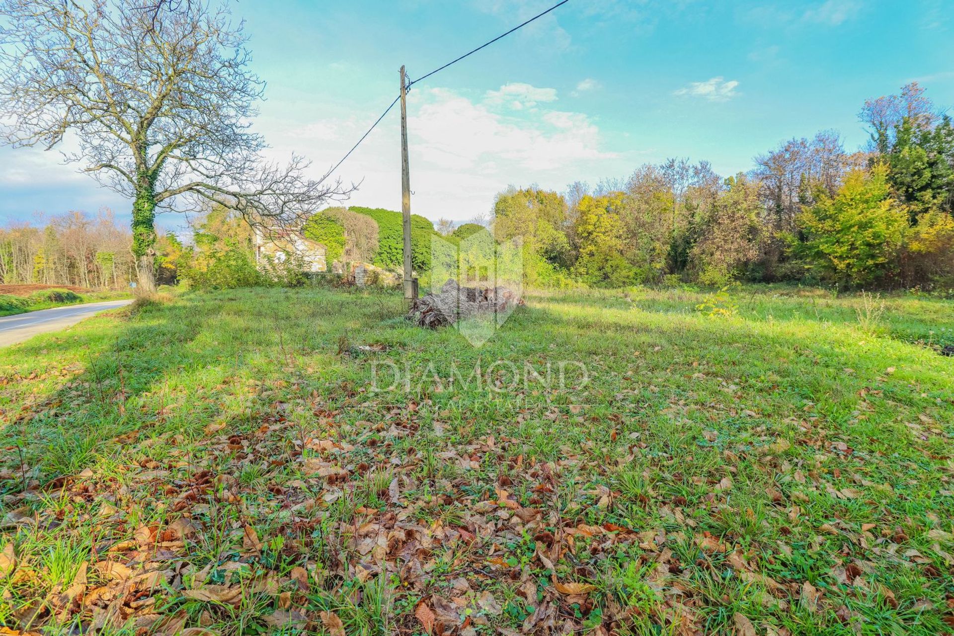 Land i Oprtalj, Istria County 12828808