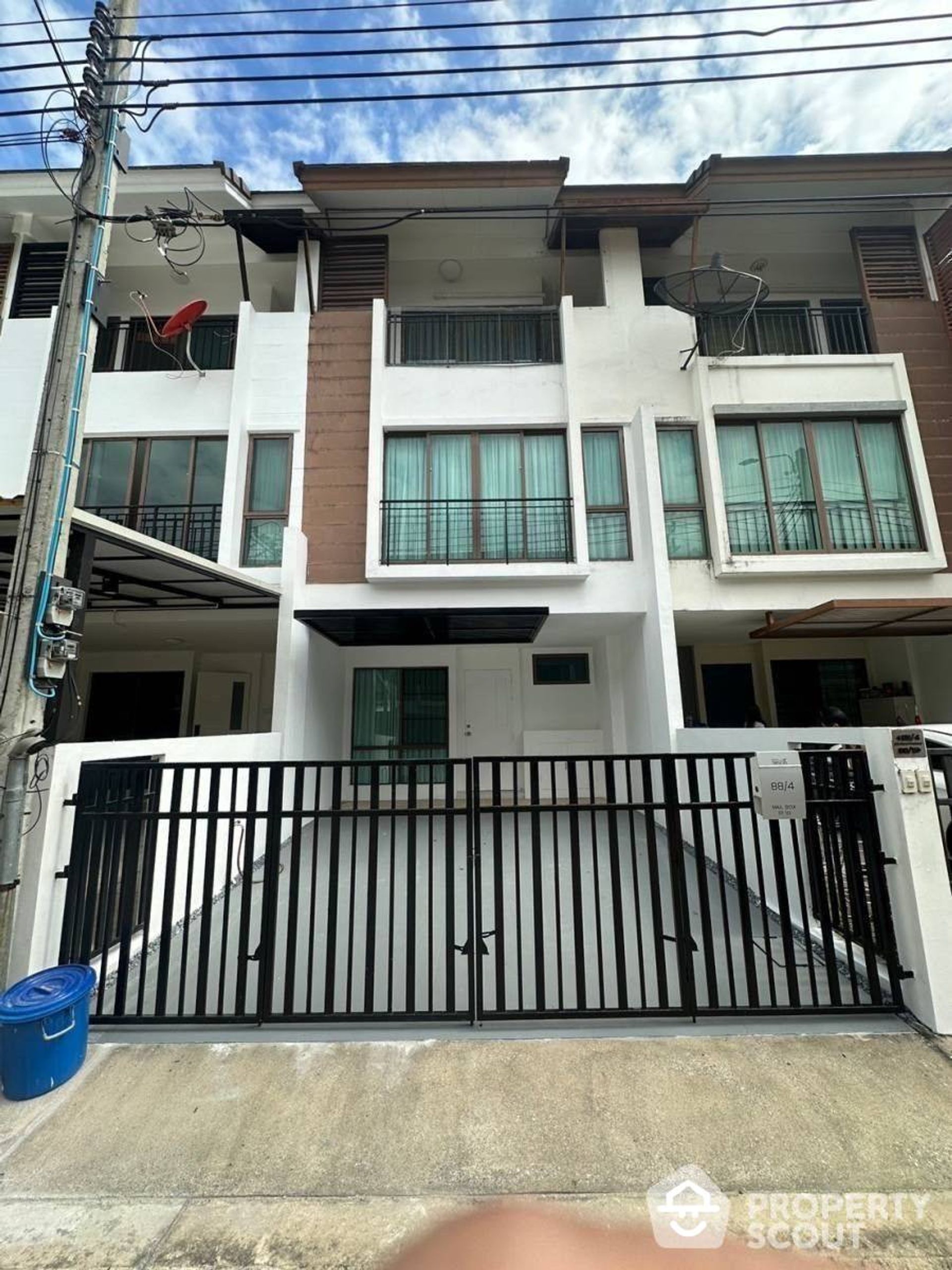 Haus im Phra Khanong, Krung Thep Maha Nakhon 12828879