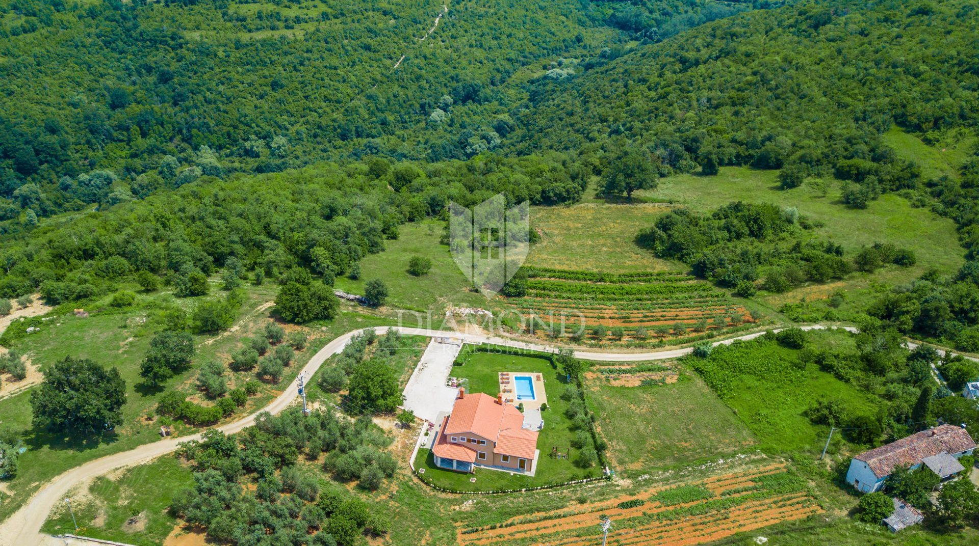 Land i Motovun, Istarska Zupanija 12829238