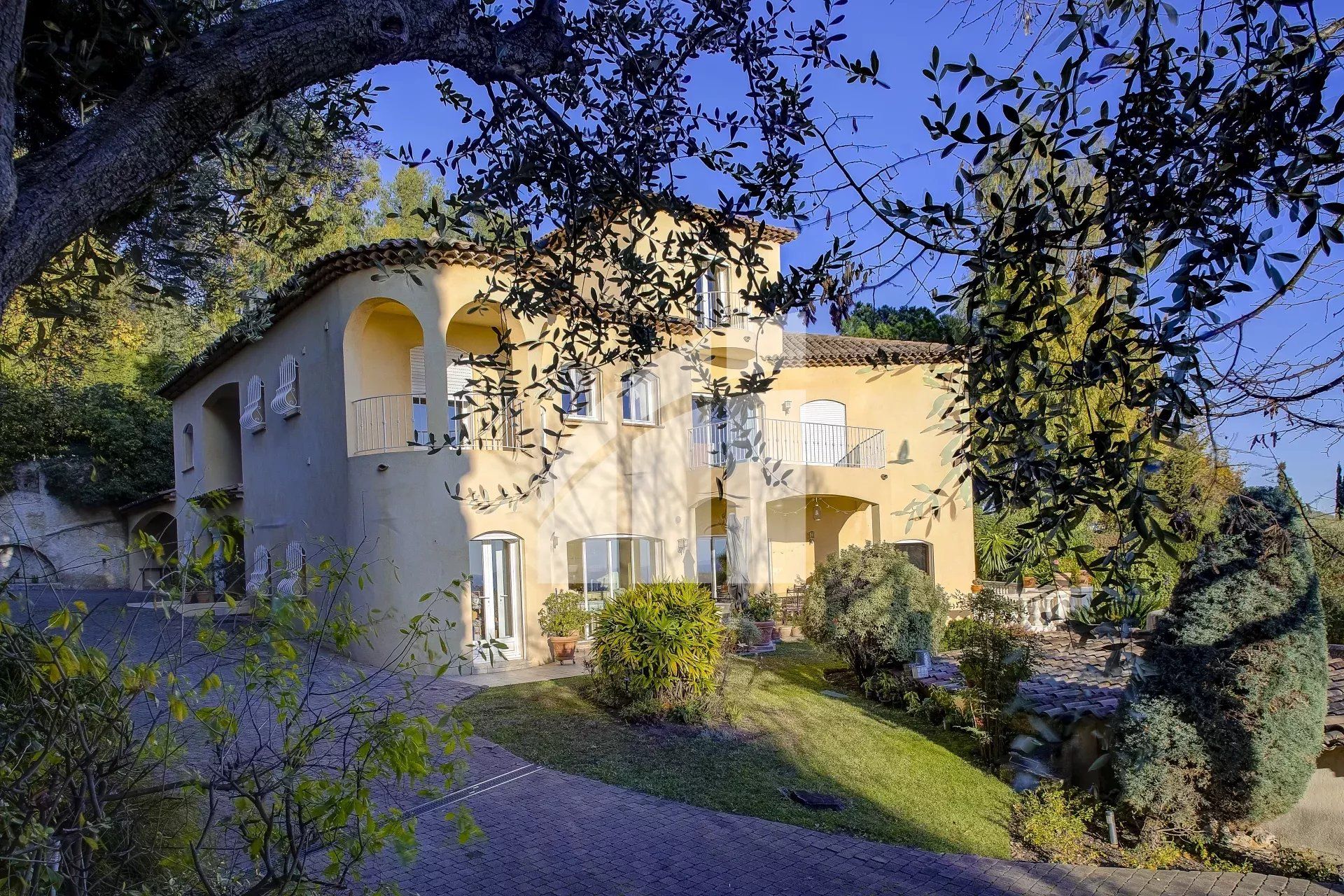 House in Sainte-Helene, Provence-Alpes-Cote d'Azur 12829525