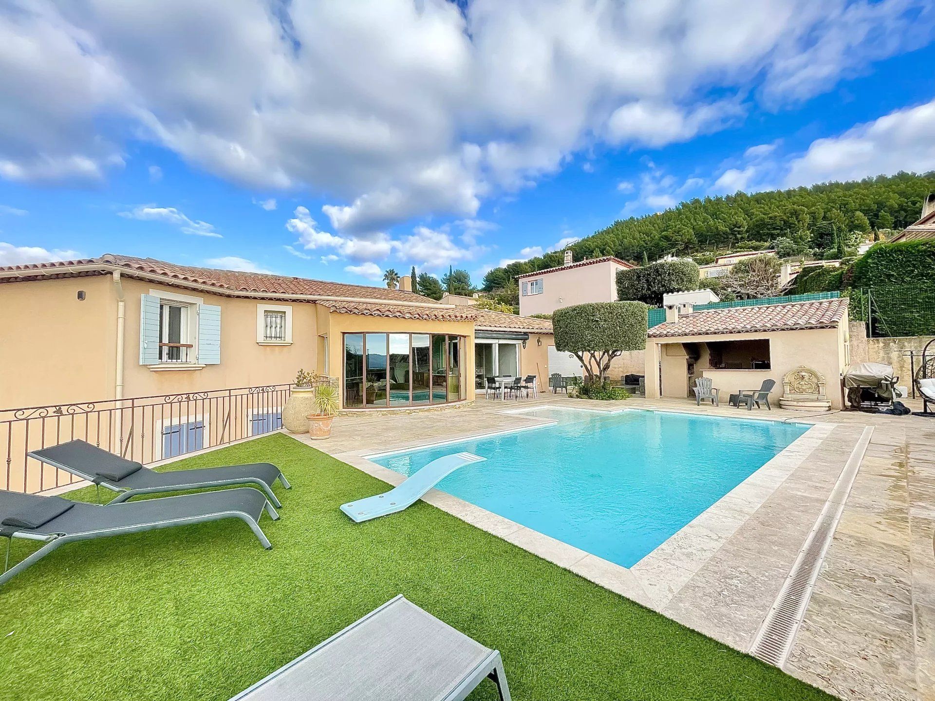 Haus im Ceyreste, Provence-Alpes-Côte d'Azur 12829539