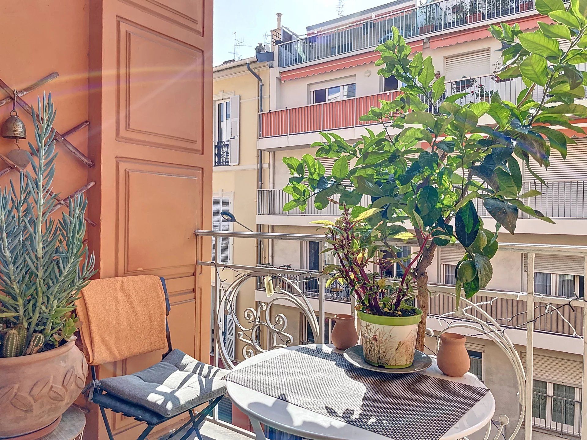 Residentieel in Menton, Alpes-Maritimes 12829550