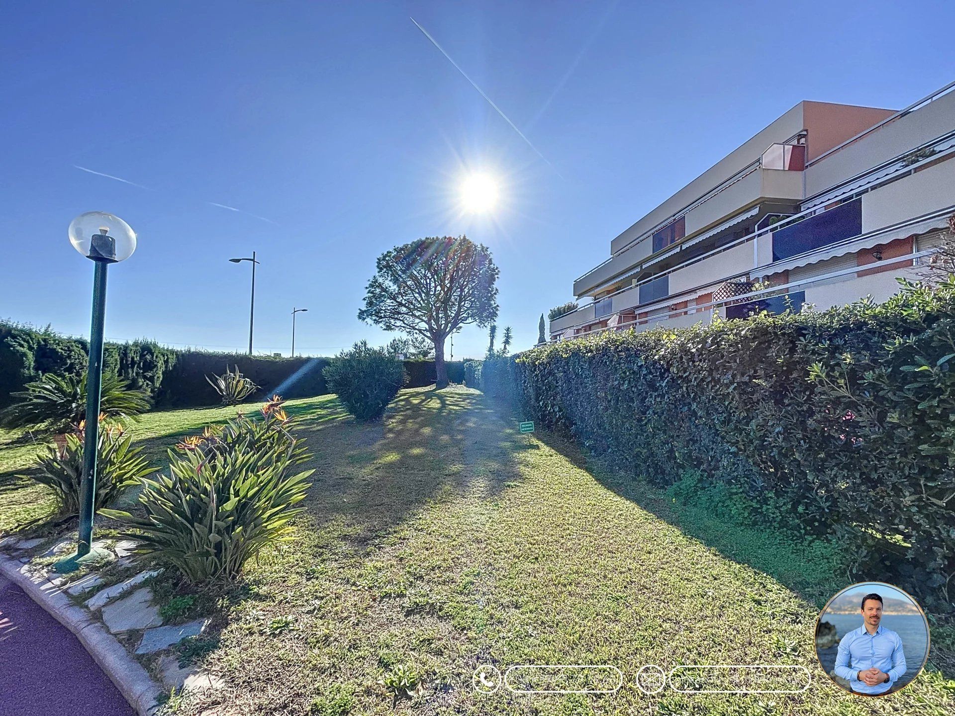 Condominium in Roquebrune-Cap-Martin, Alpes-Maritimes 12829552