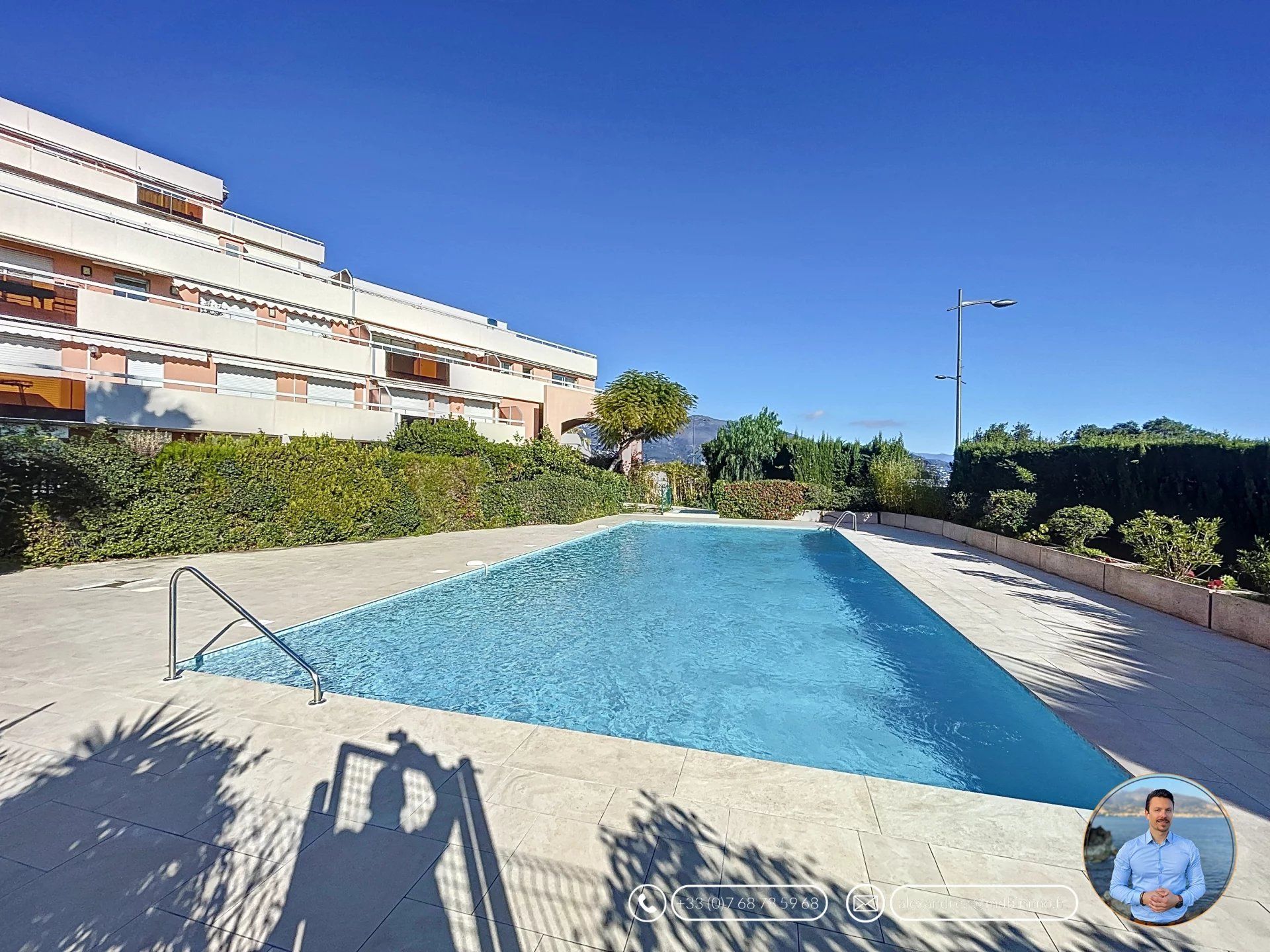 Condominium in Roquebrune-Cap-Martin, Alpes-Maritimes 12829552