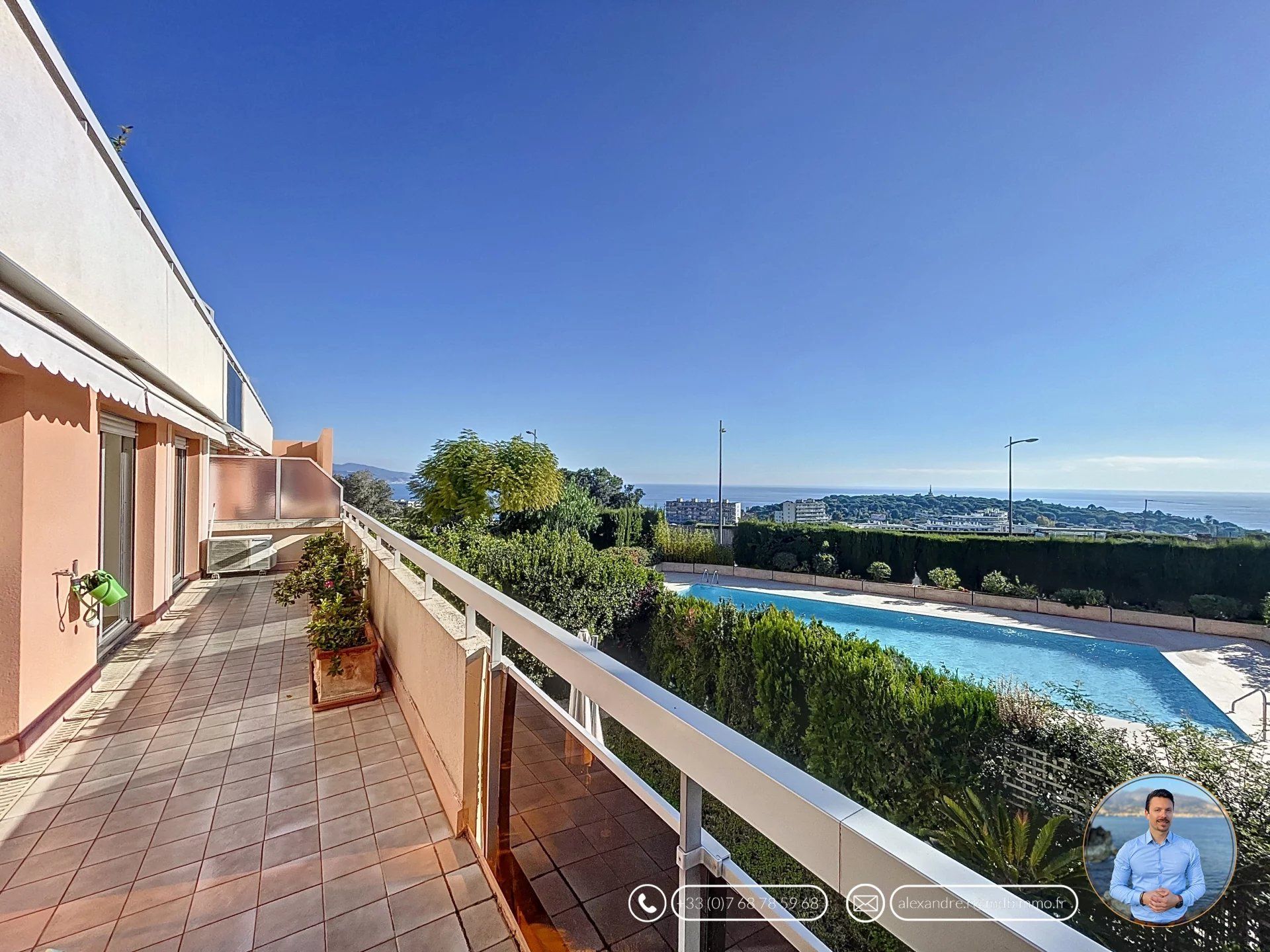 Residentieel in Roquebrune-Cap-Martin, Alpes-Maritimes 12829552