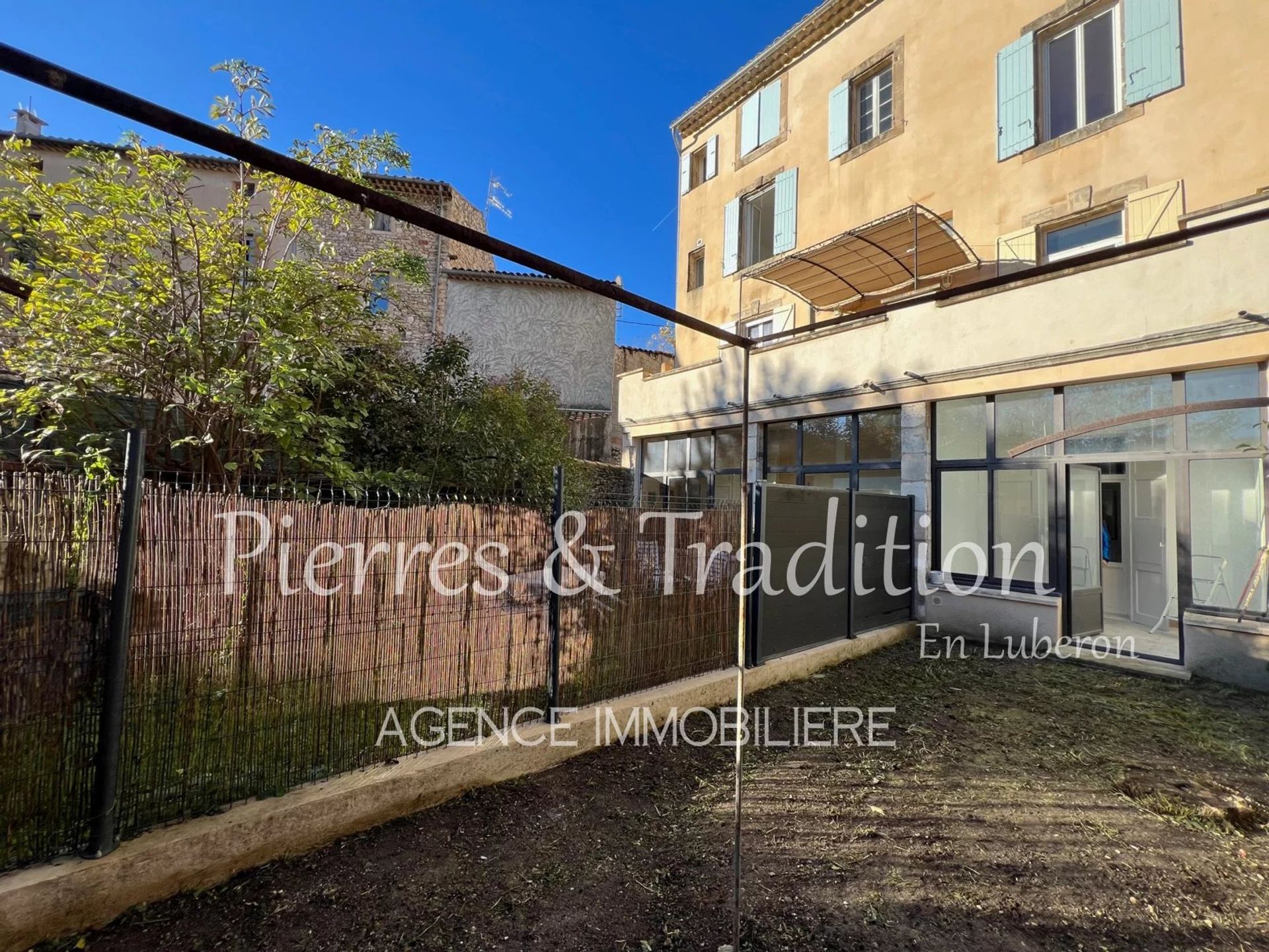 Condominio en Apto, Provenza-Alpes-Costa Azul 12830415