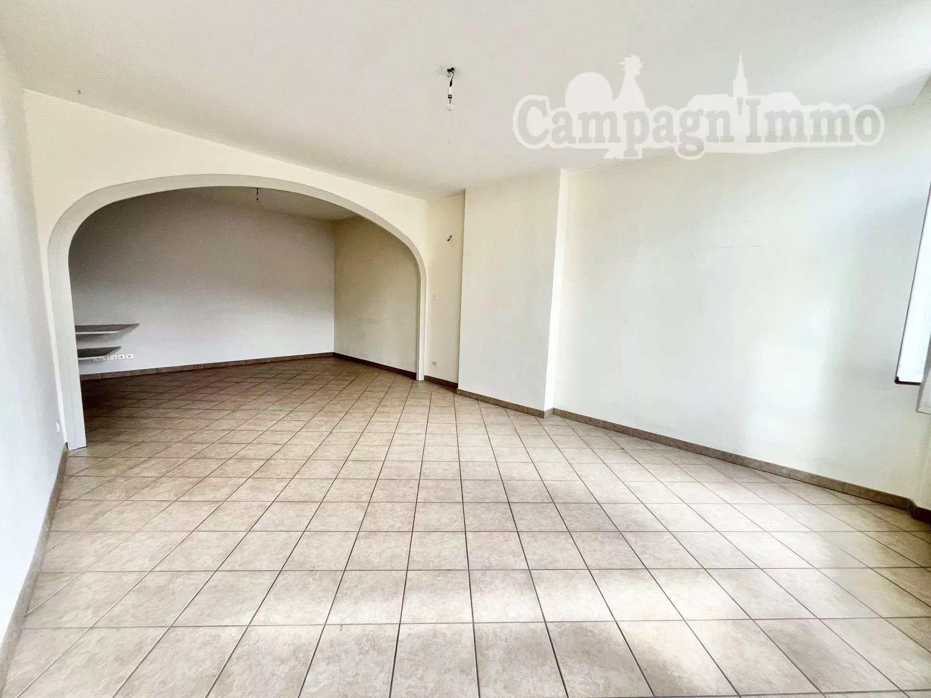 Condominium in Tarare, Auvergne-Rhone-Alpes 12830469