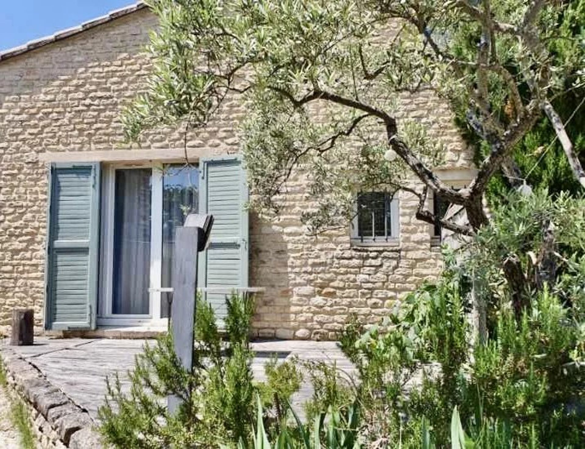 سكني في Gordes, Vaucluse 12830473