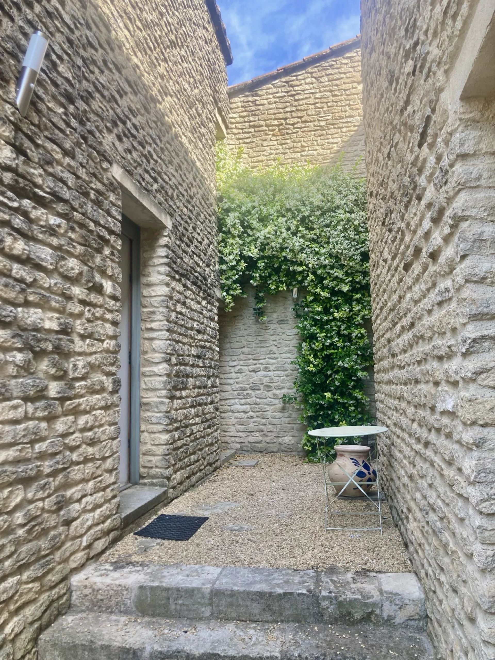 سكني في Gordes, Vaucluse 12830473