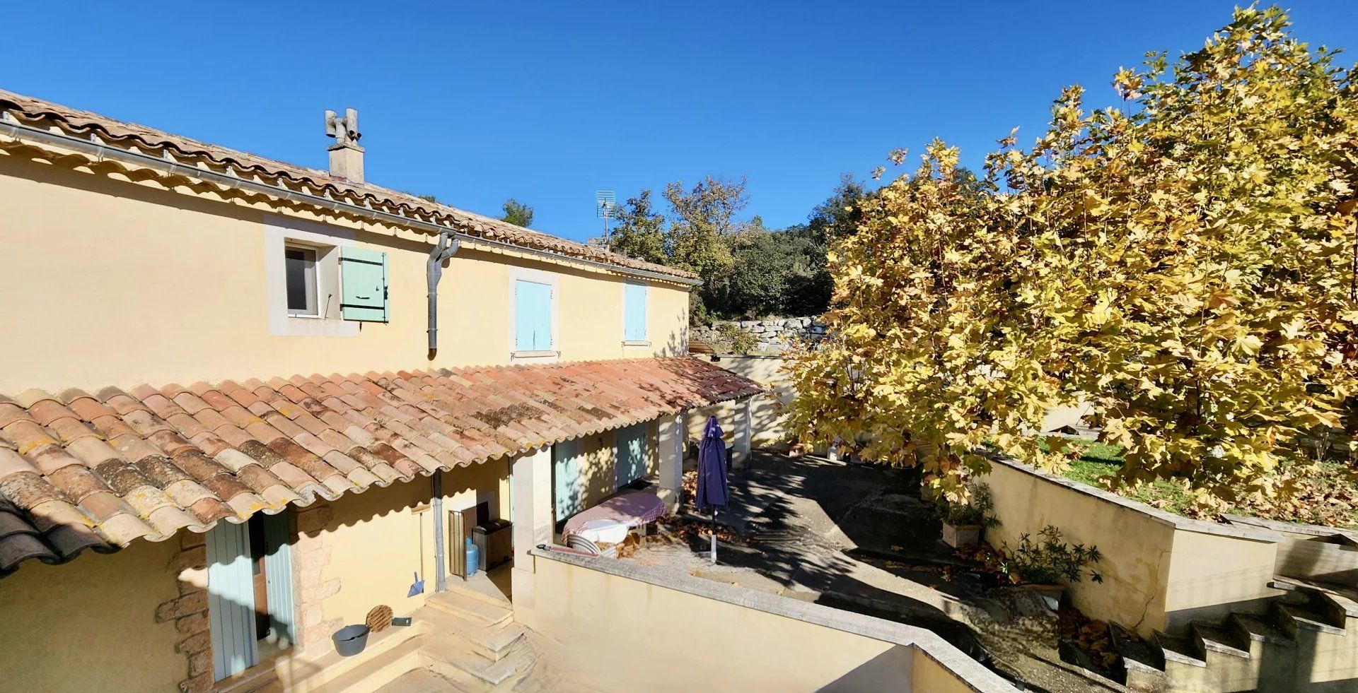 تجاري في Bonnieux, Vaucluse 12830474