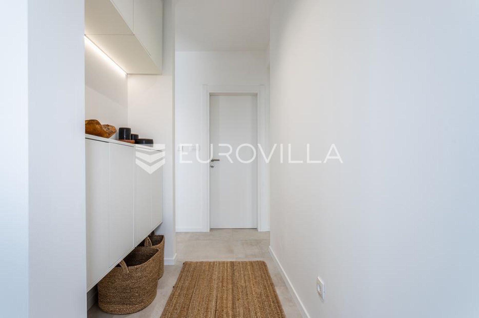 Condominium dans Kaštel Lukšić, Splitsko-dalmatinska županija 12830599