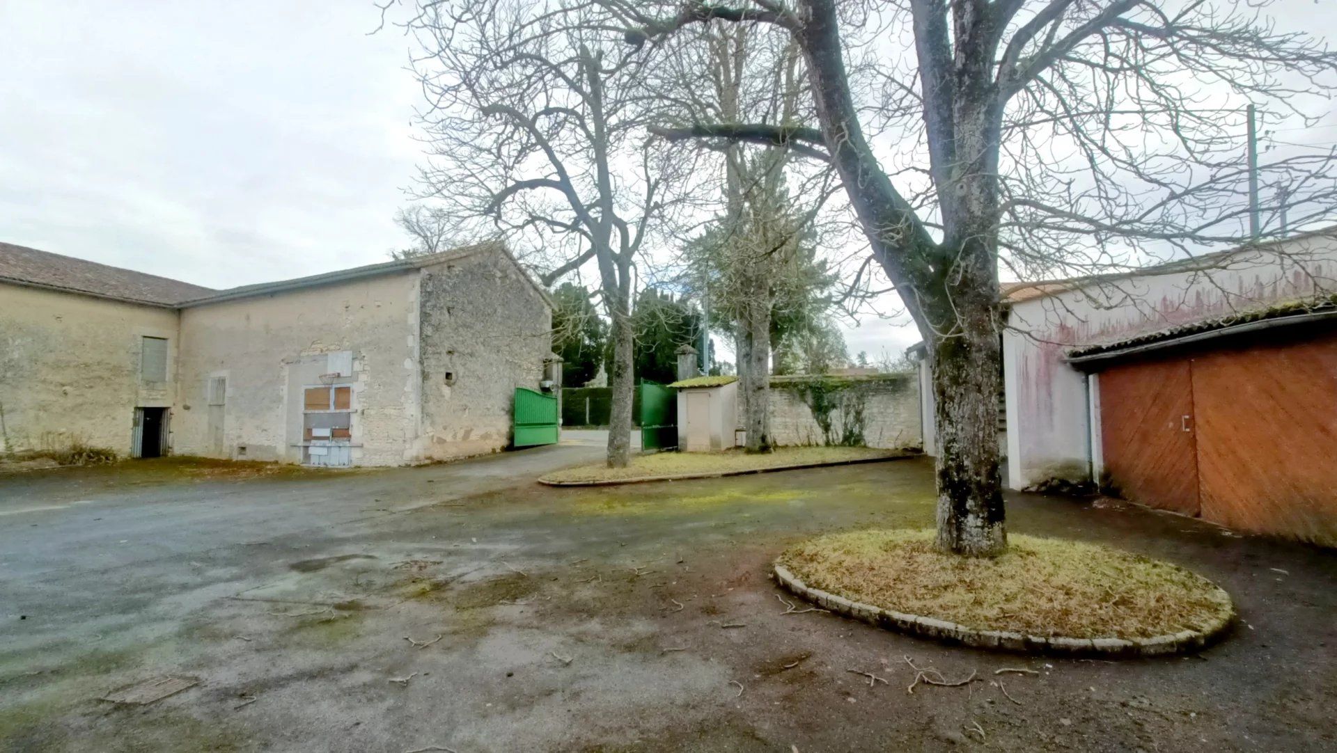 بيت في Neuville-de-Poitou, Nouvelle-Aquitaine 12831691