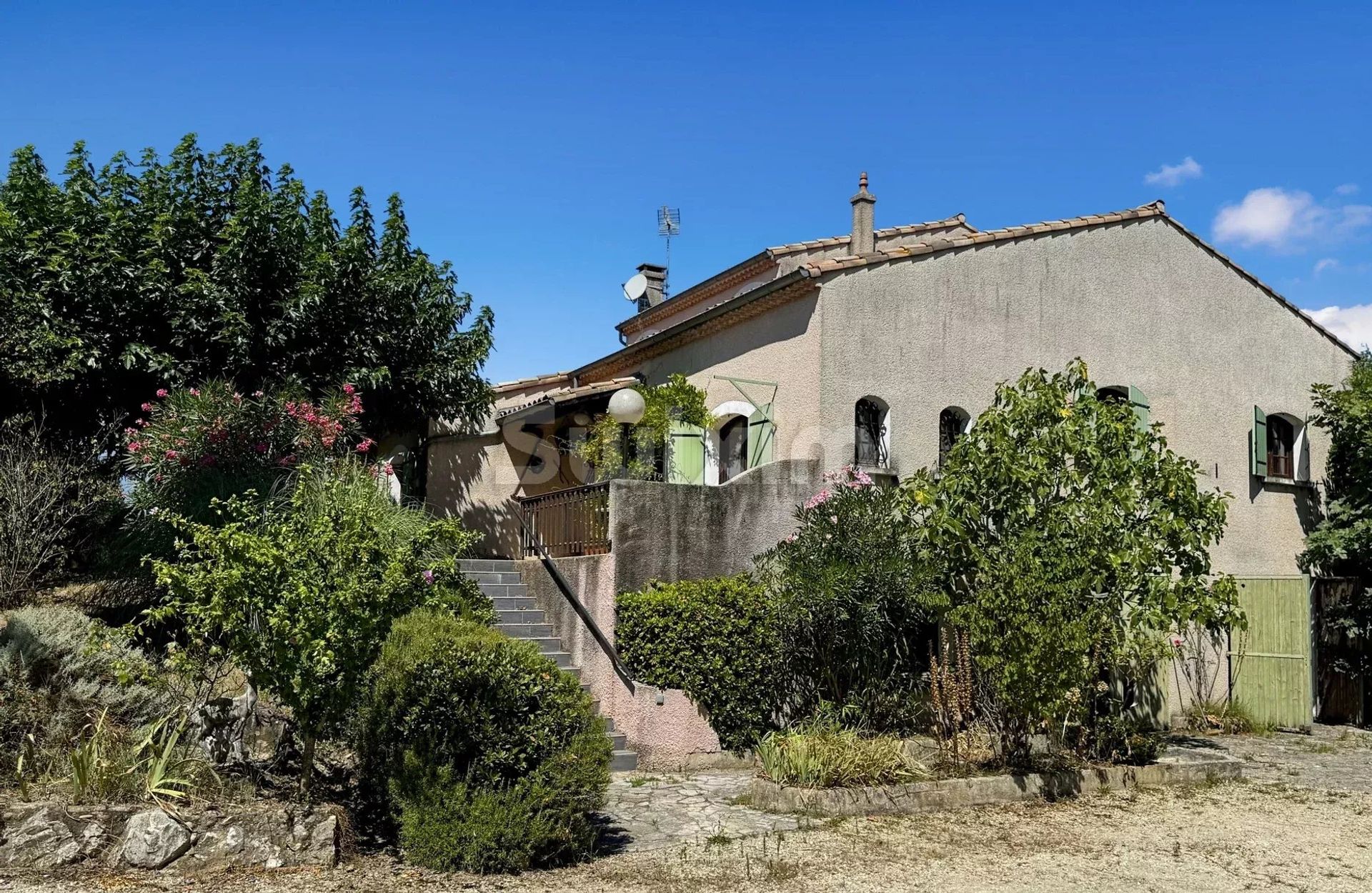 House in Montelimar, Auvergne-Rhone-Alpes 12831703