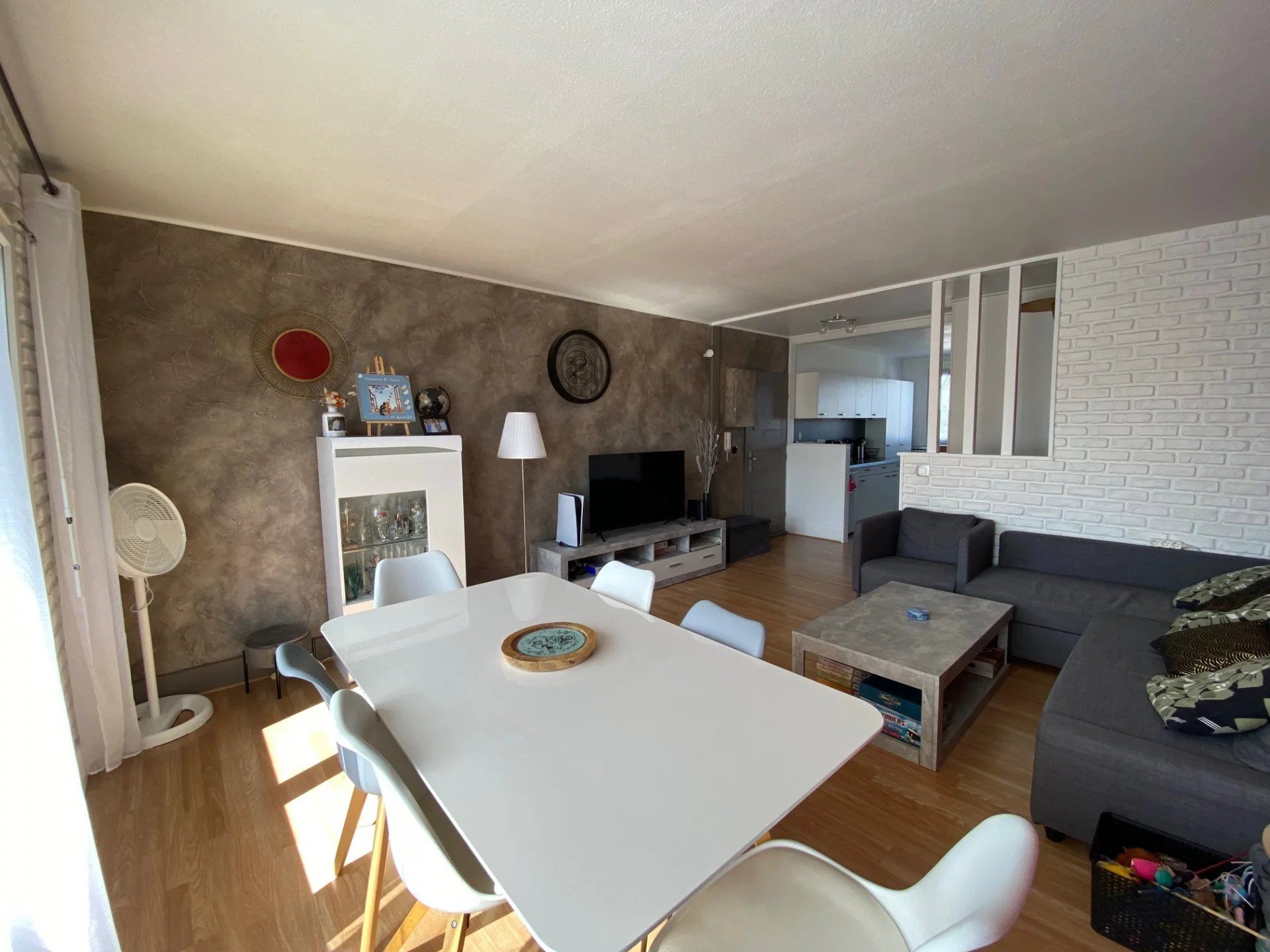 Condominium in Le Plessis-Trevise, Ile-de-France 12831748