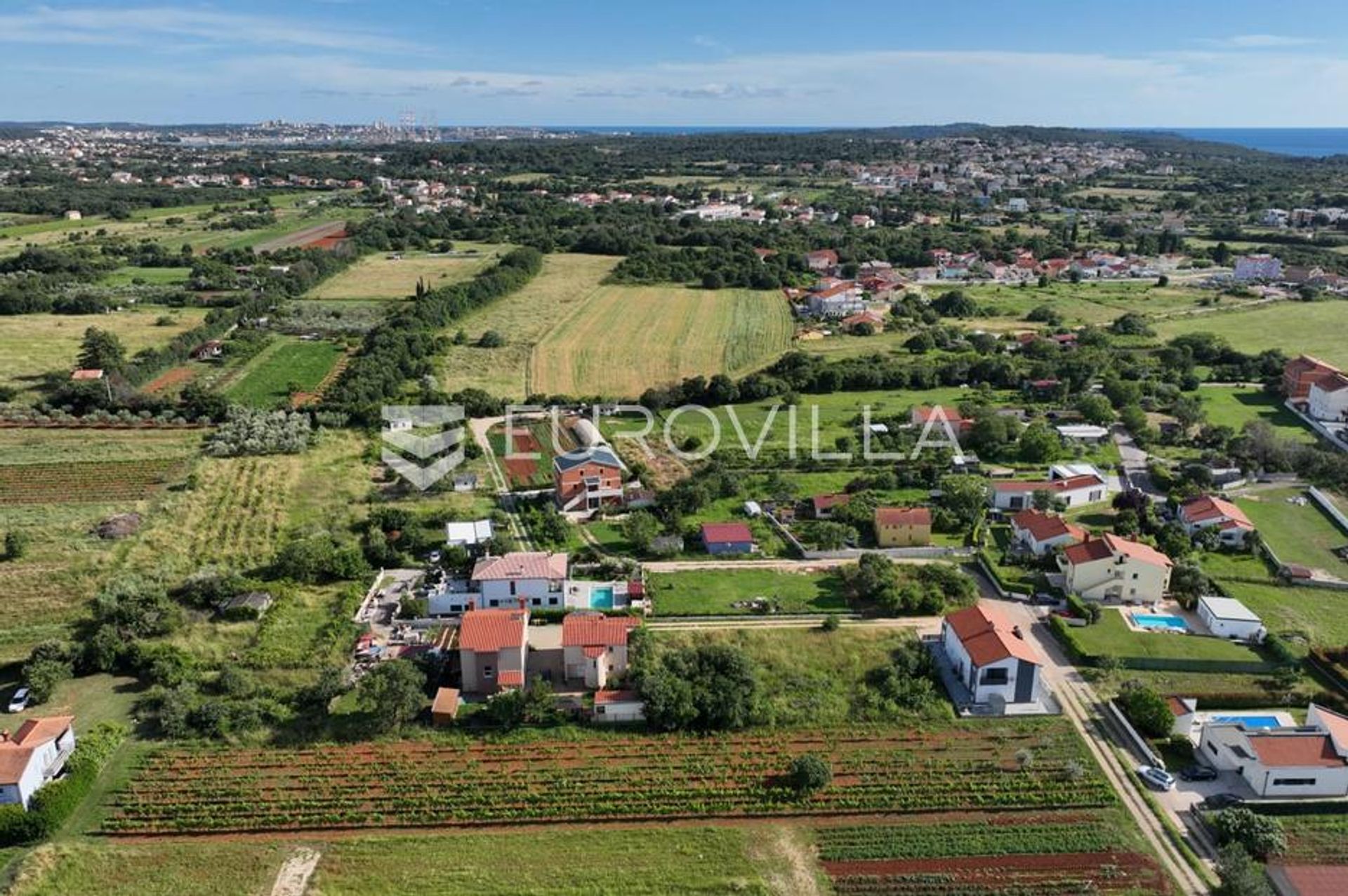 Land in Pazin, Istarska Zupanija 12831903