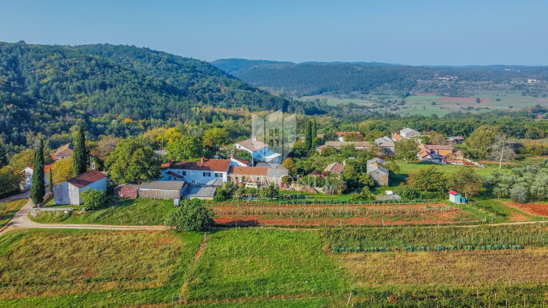 Terre dans Oprtalj, Istarska Zupanija 12832129