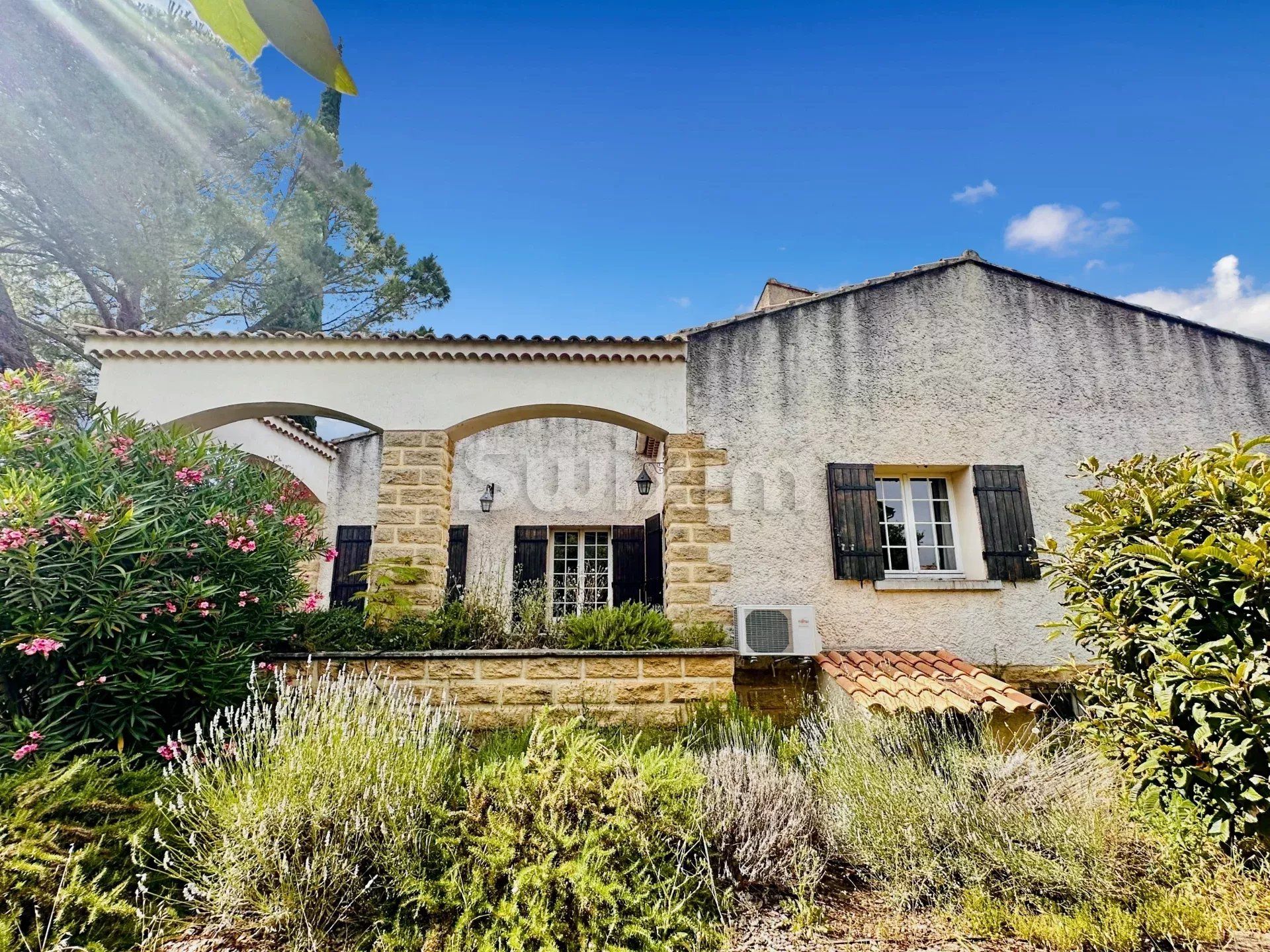 Huis in Pierrelatte, Auvergne-Rhône-Alpes 12832799