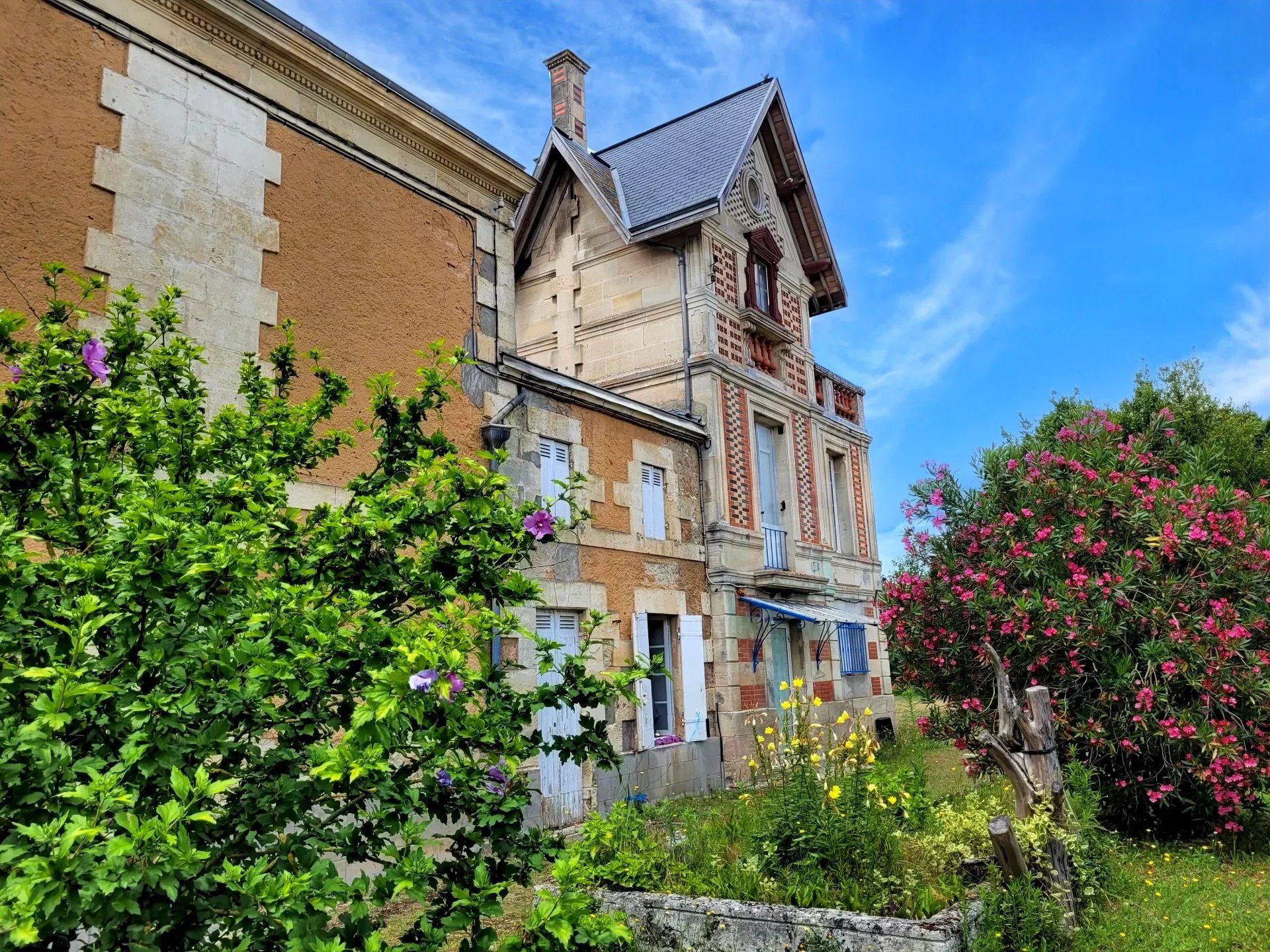 Casa nel Saint-Christoly-de-Blaye, Gironde 12832812