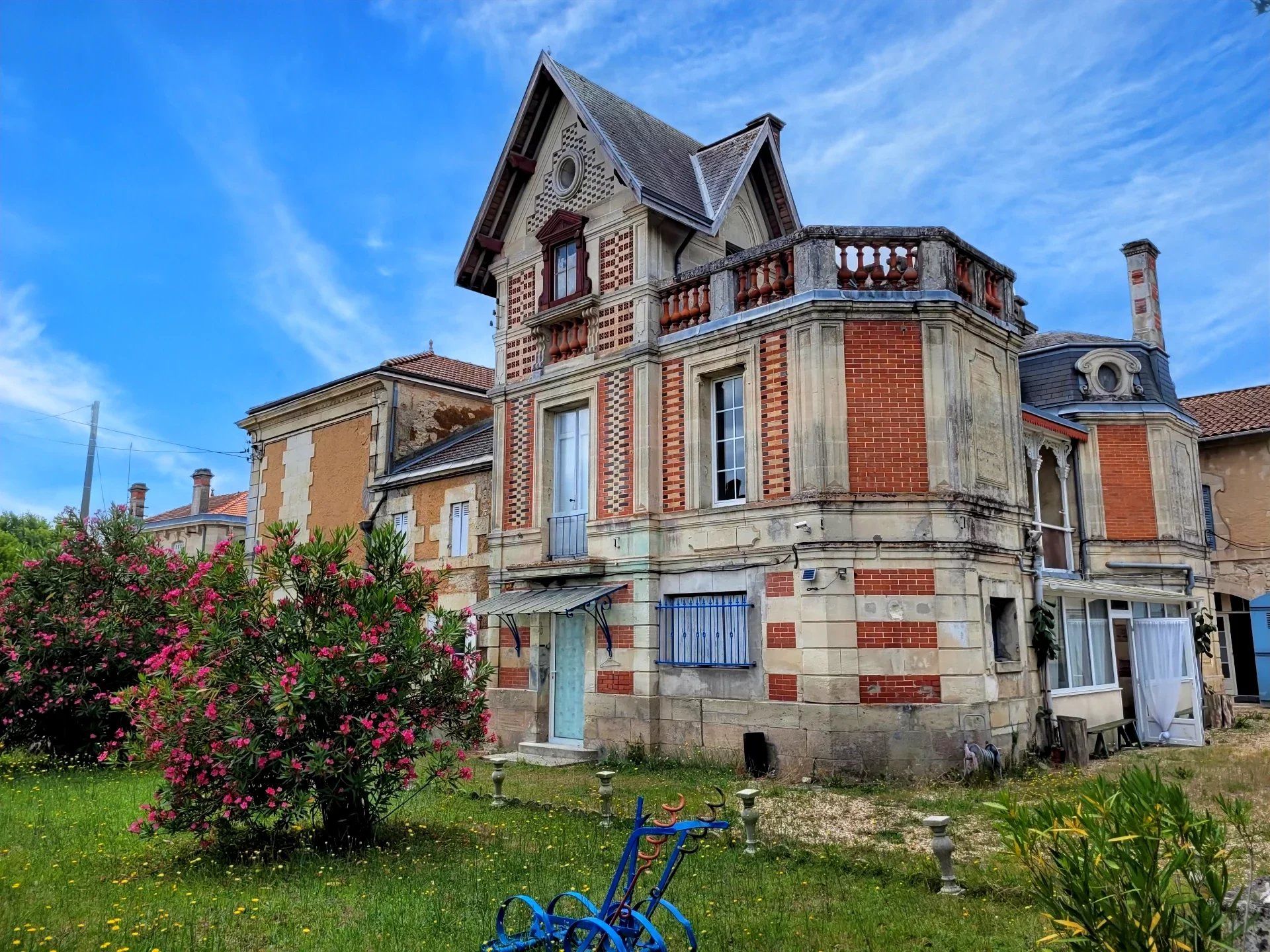 Casa nel Saint-Christoly-de-Blaye, Gironde 12832812