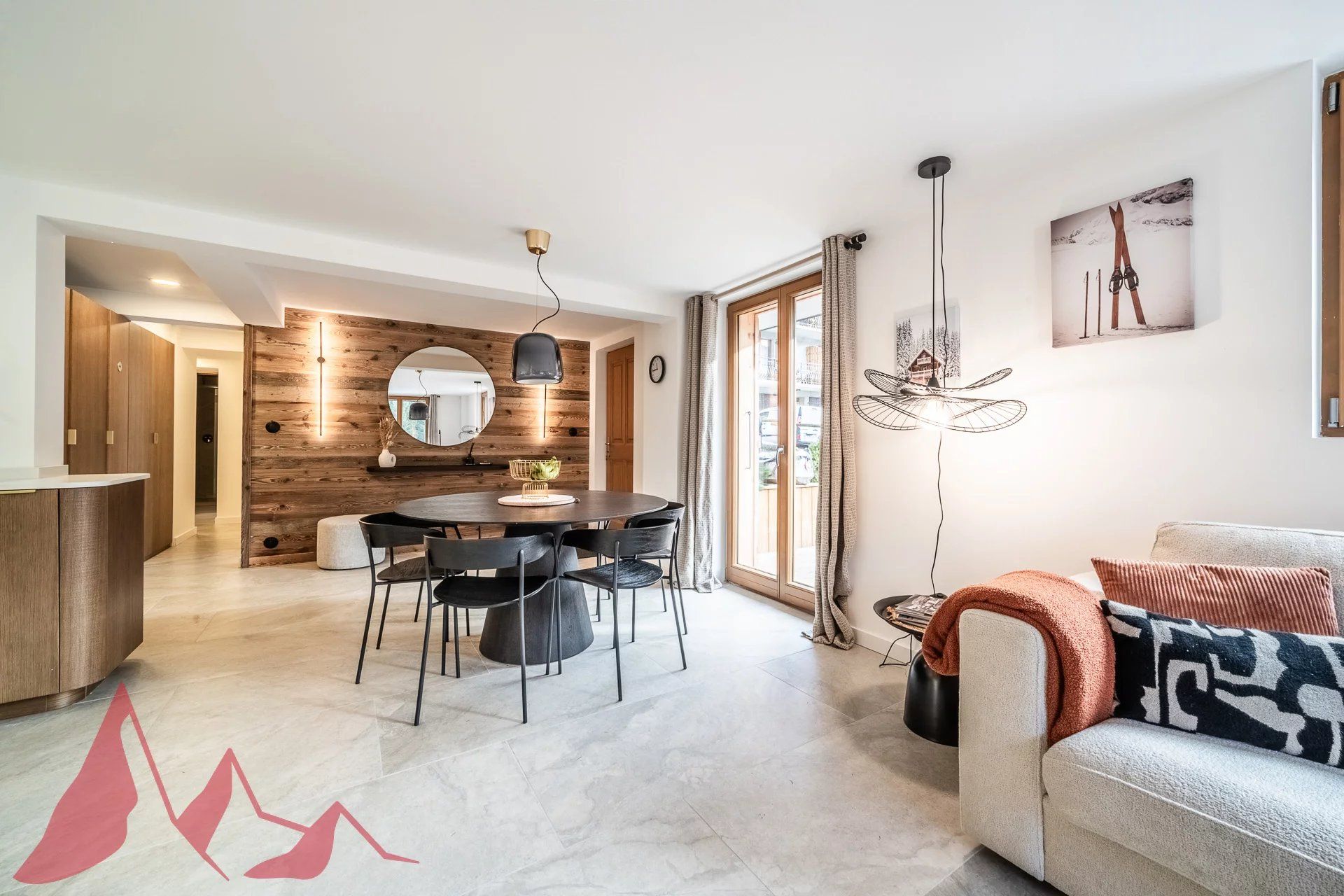 Condominium in Morzine, Auvergne-Rhône-Alpes 12832819