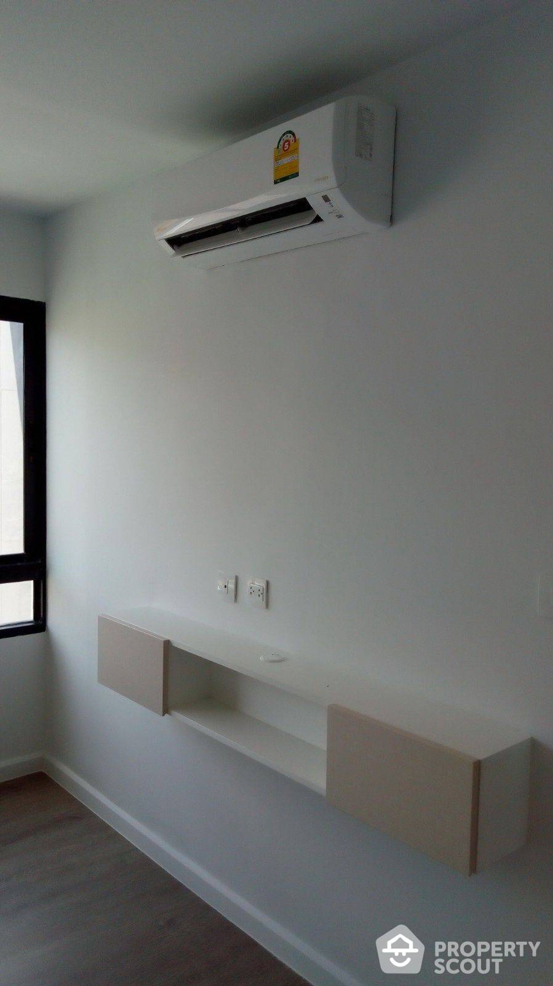 Condominium in Ban Lai, Krung Thep Maha Nakhon 12833432