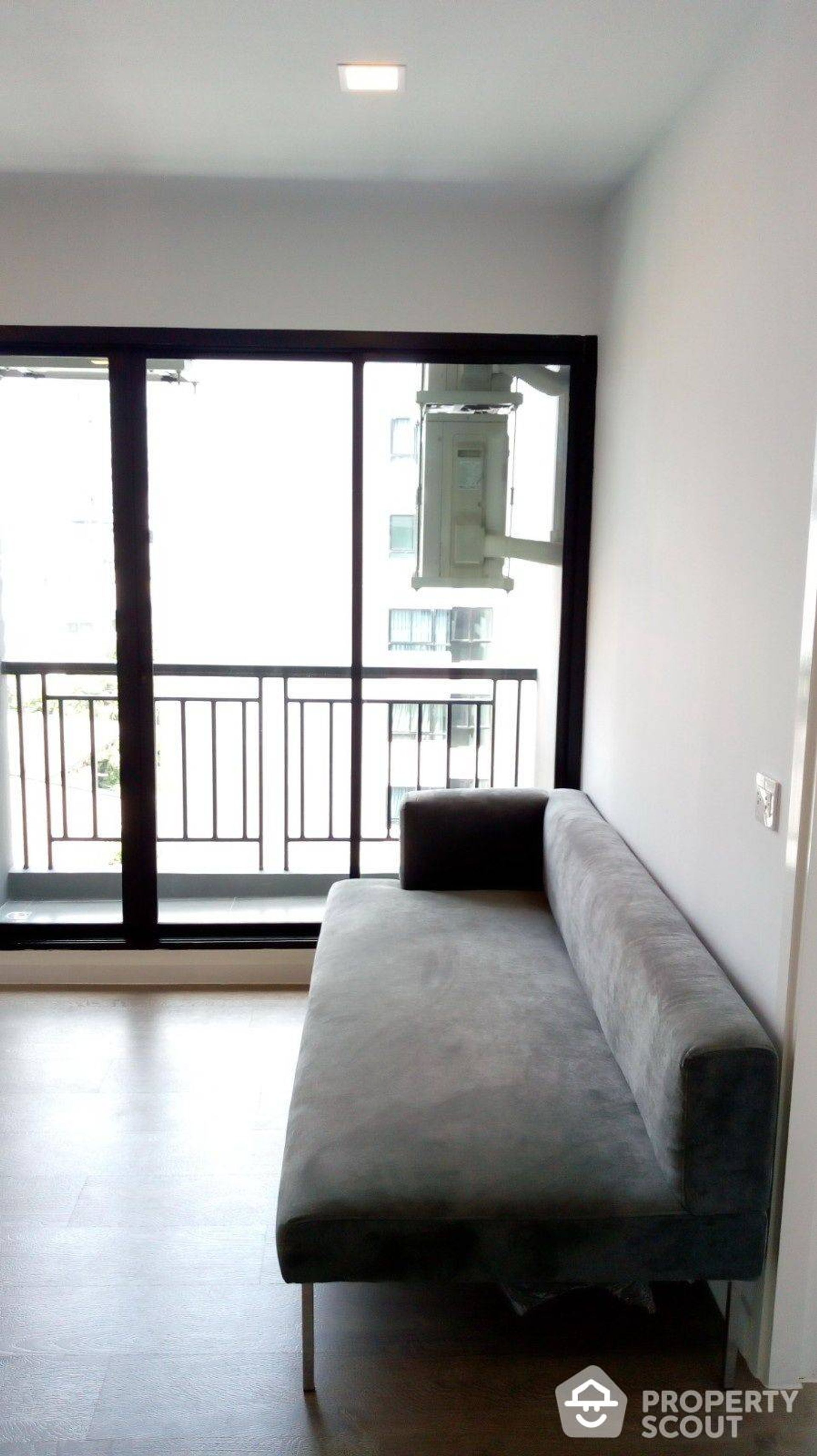 Condominium in Ban Lai, Krung Thep Maha Nakhon 12833432