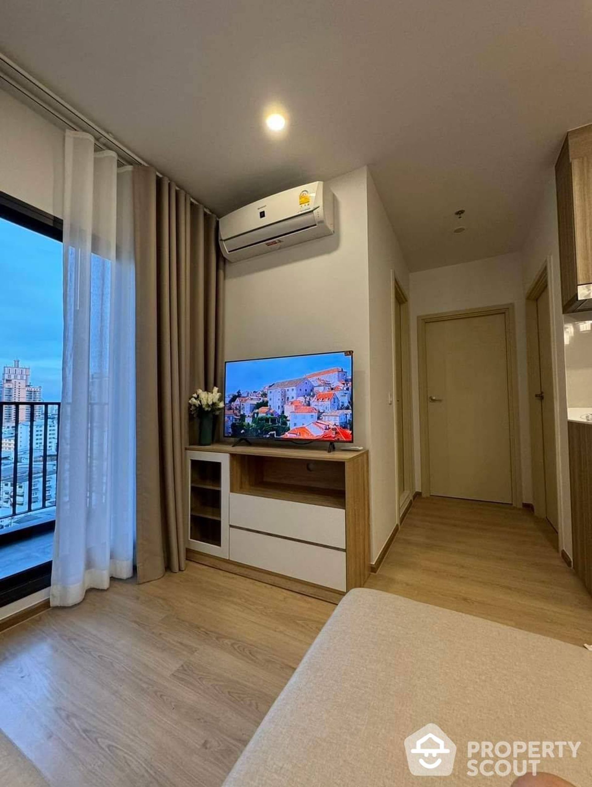 Condominium in Khlong Toei, Krung Thep Maha Nakhon 12833517