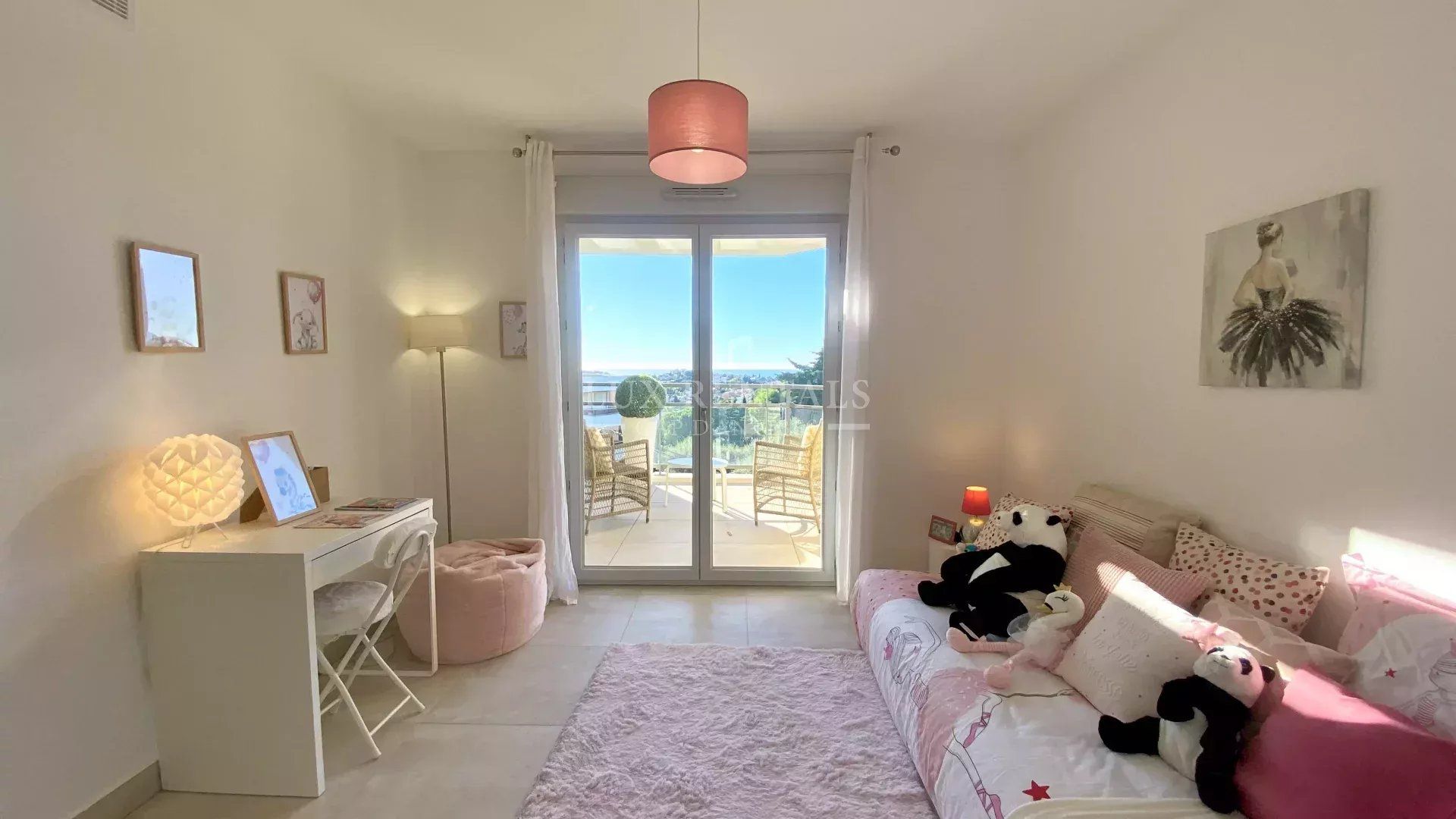 Condominio en Antibes, Alpes-Maritimes 12834564