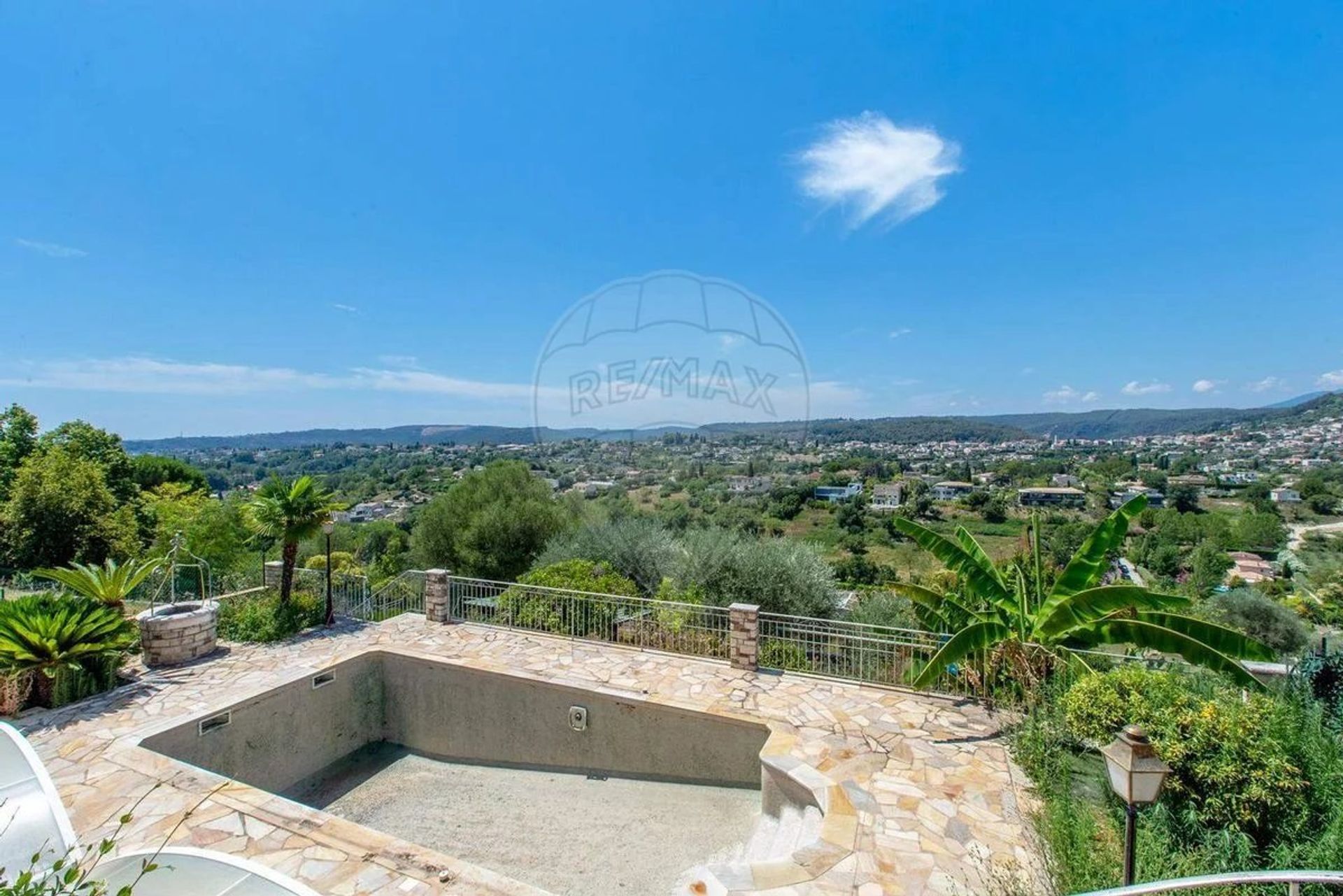 Rumah di Saint-Paul-de-Vence, Provence-Alpes-Cote d'Azur 12834688