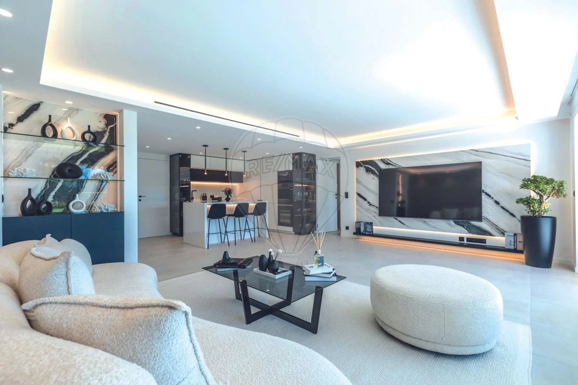 Condominium in Leuk, Provence-Alpes-Côte d'Azur 12834698