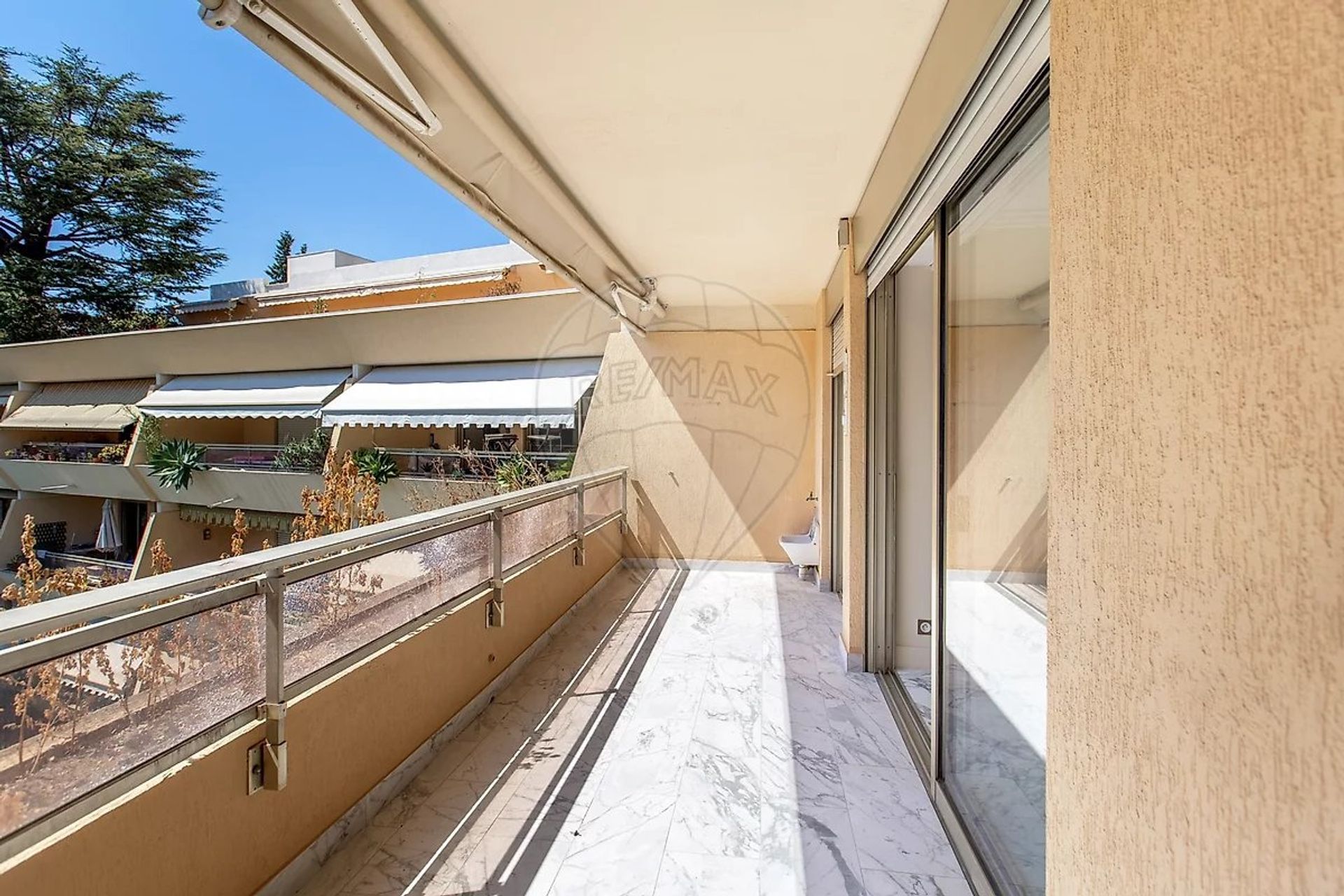 Condominium in Leuk, Provence-Alpes-Côte d'Azur 12834702