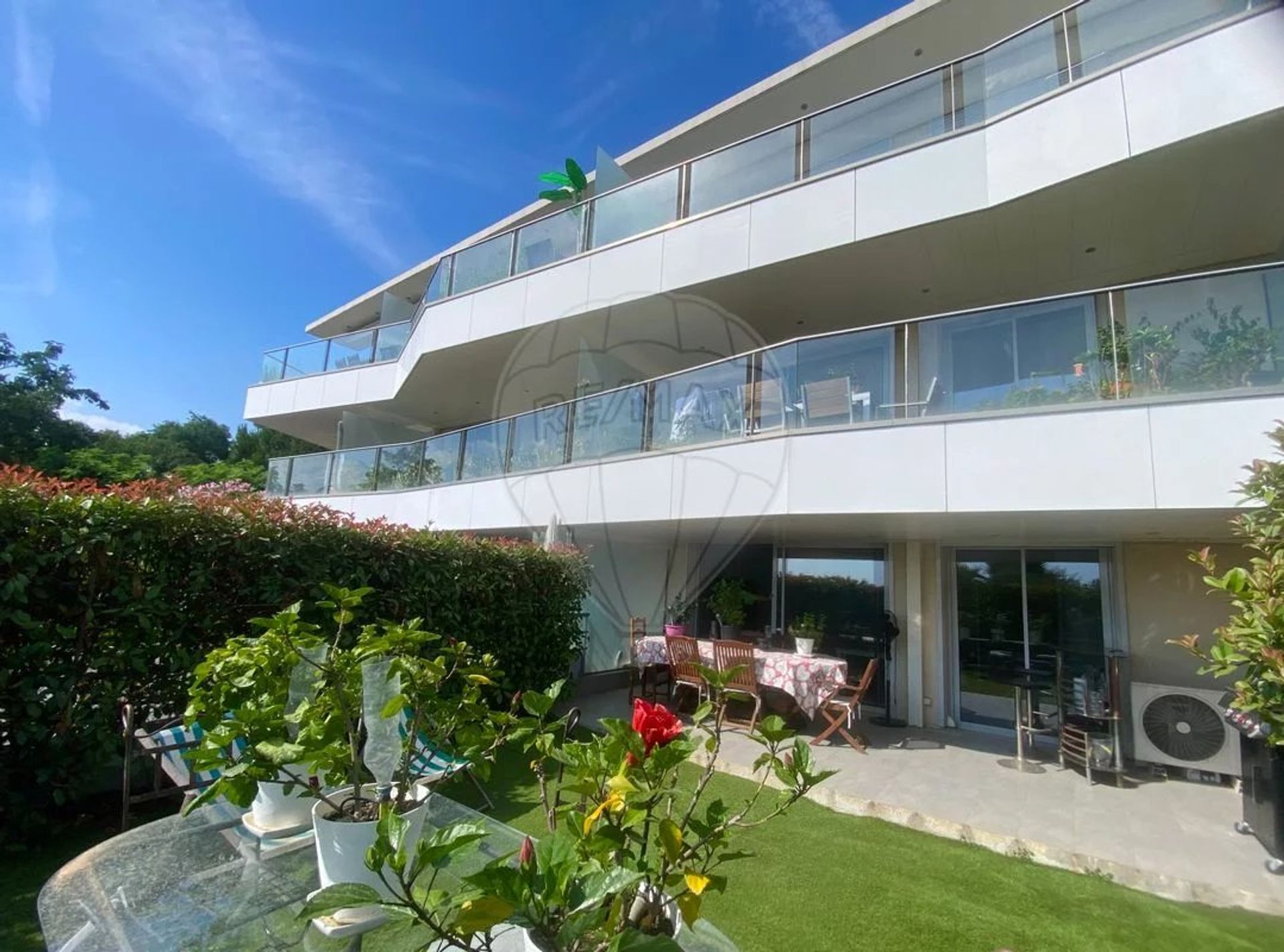 Condominium in Leuk, Provence-Alpes-Côte d'Azur 12834706