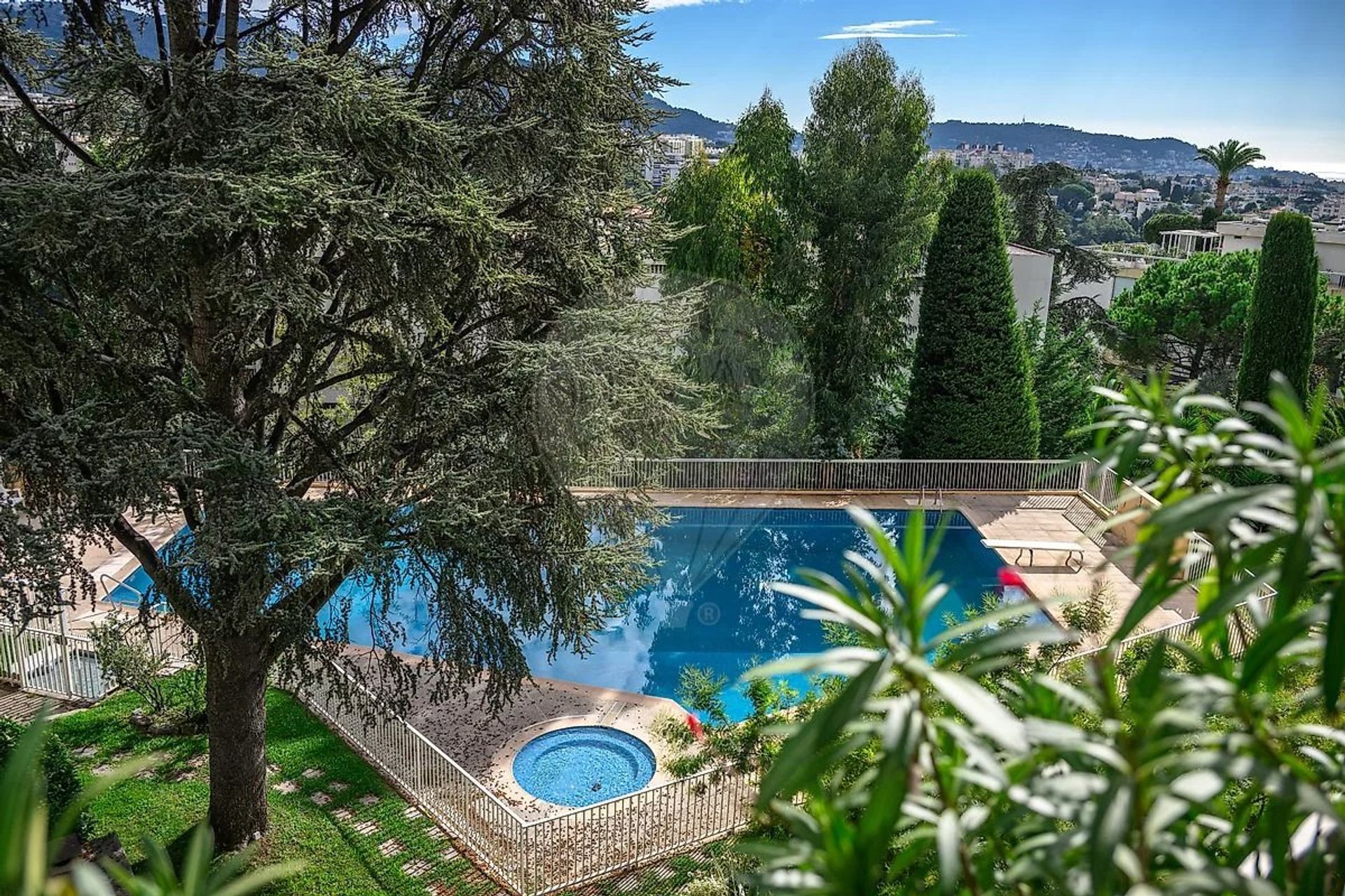 Condominium in Leuk, Provence-Alpes-Côte d'Azur 12834716