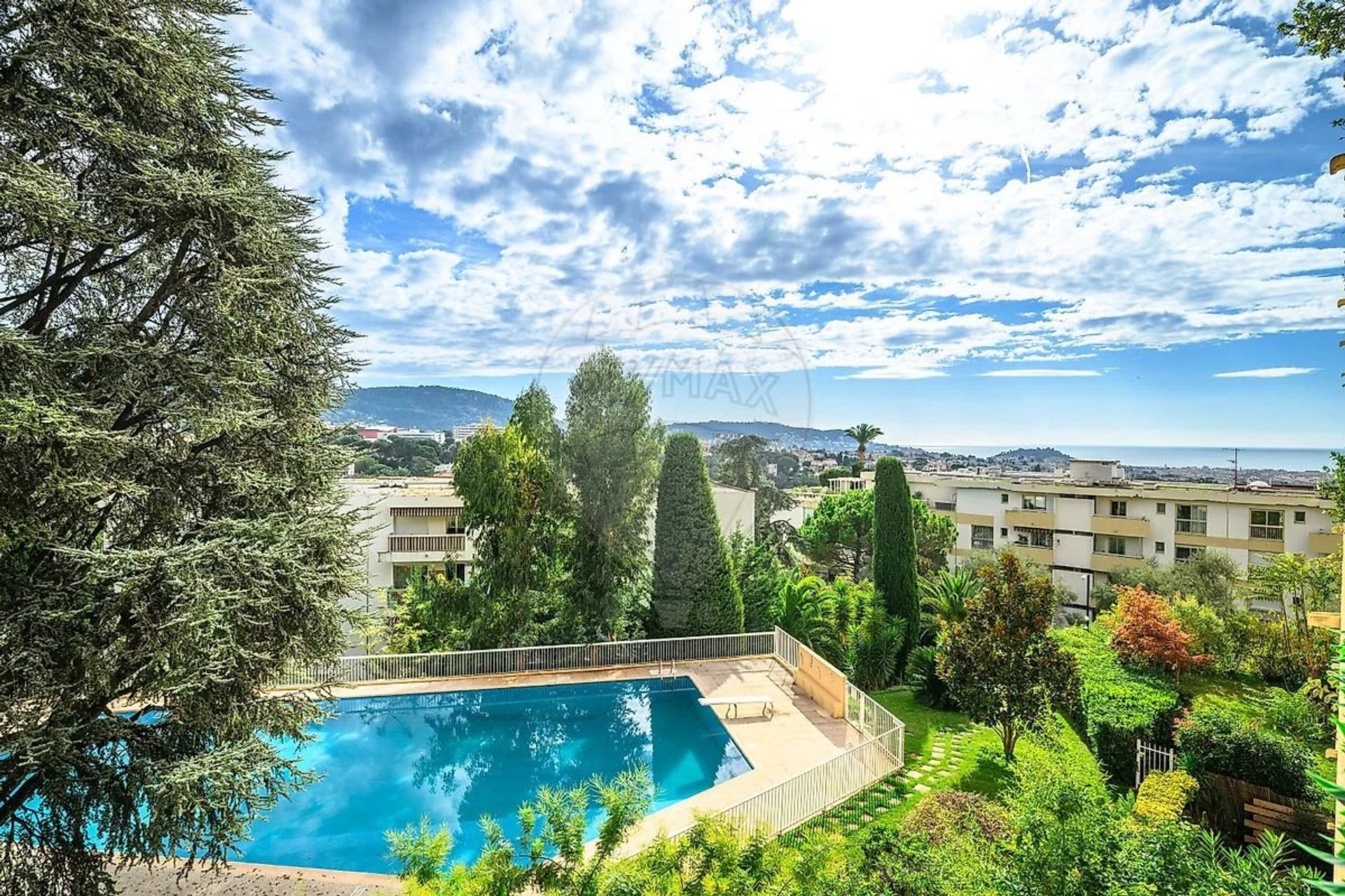 Condominium in Leuk, Provence-Alpes-Côte d'Azur 12834716