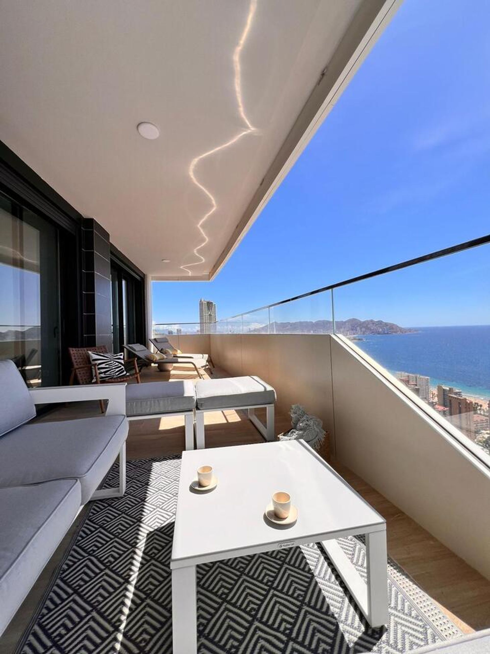 Condominium in Benidorm, Comunidad Valenciana 12835364