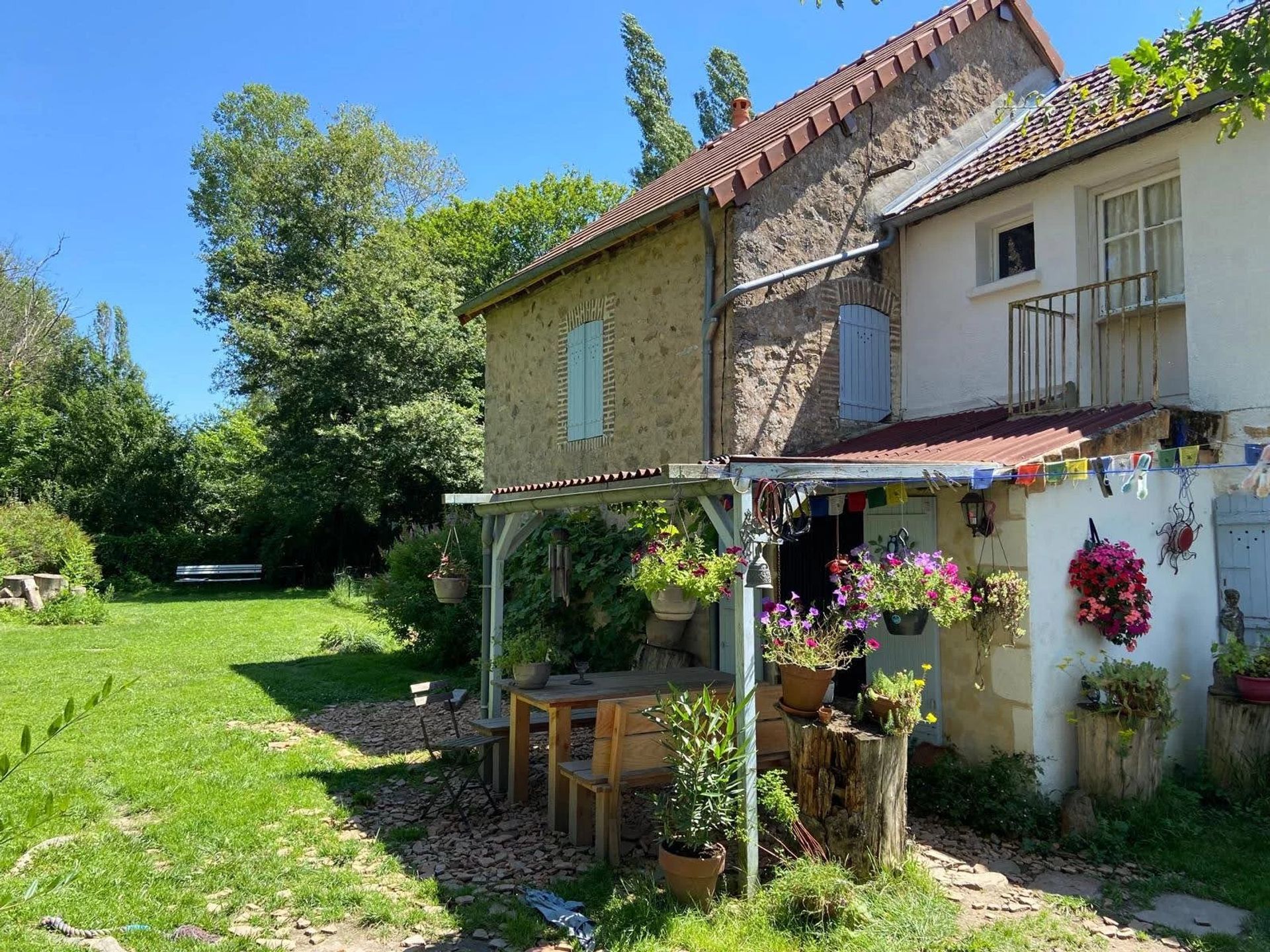 loger dans Saint-Honore, Bourgogne-Franche-Comté 12836303