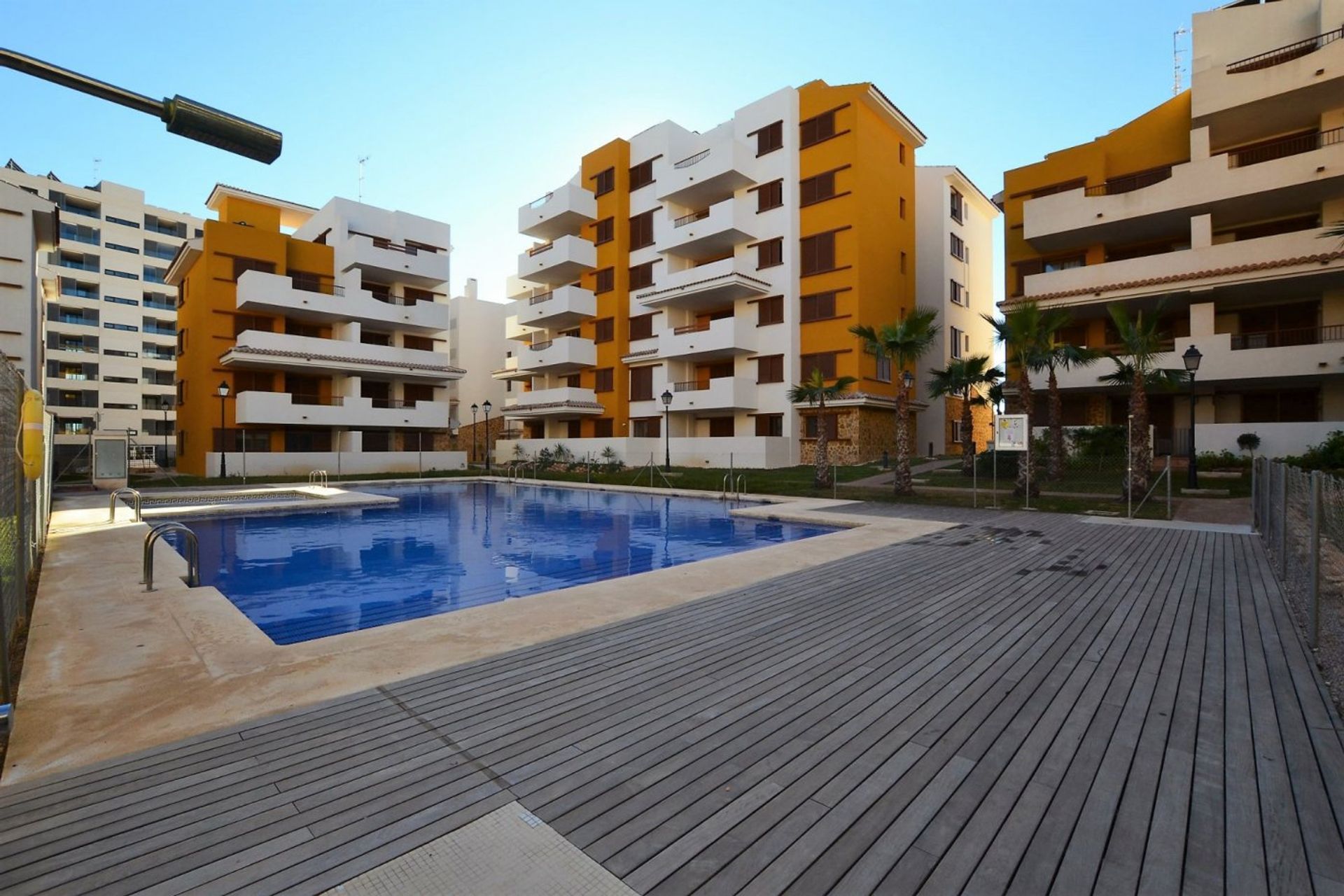 Condominio en Torrevieja, Comunidad Valenciana 12837215