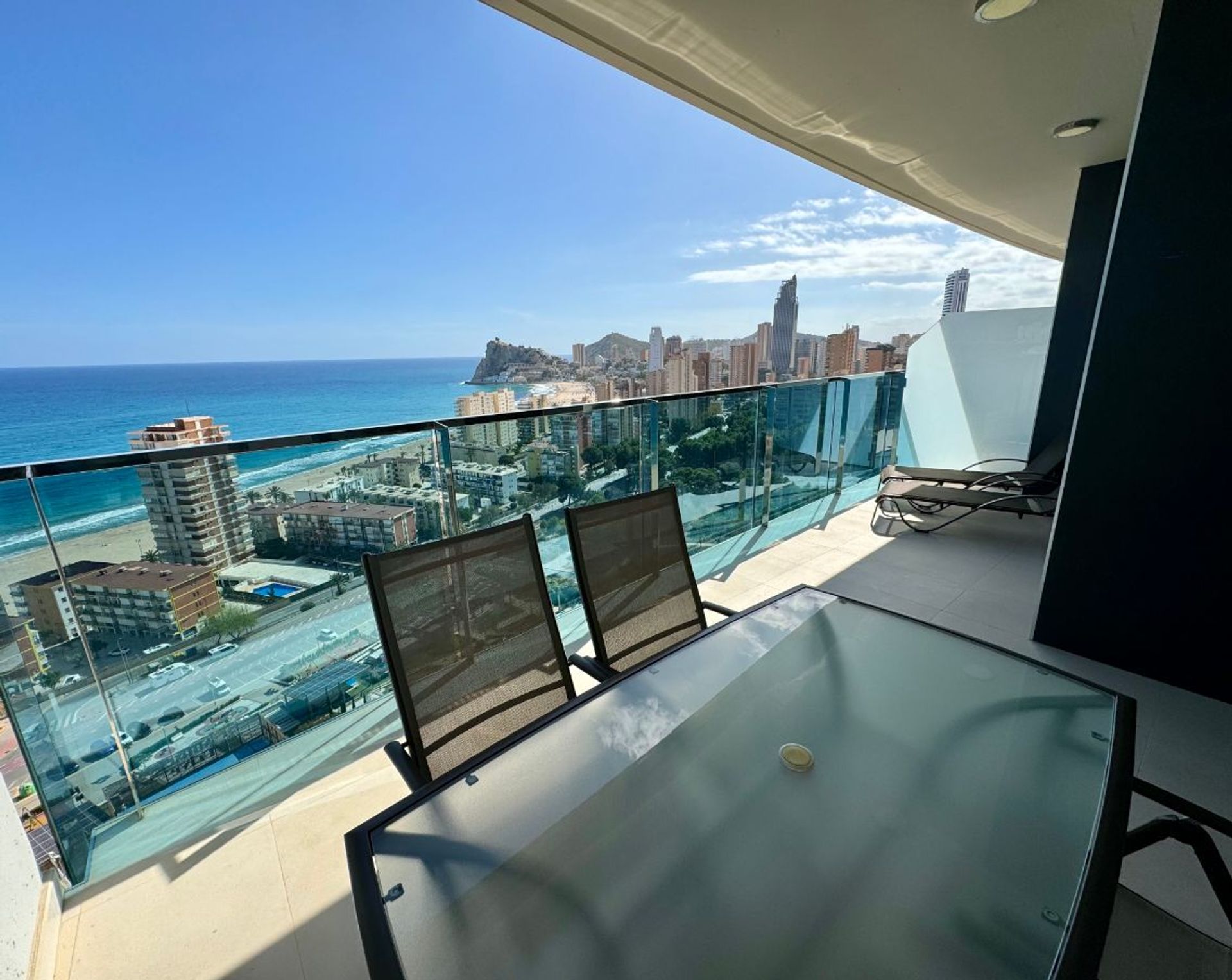 Condominium in Benidorm, Valencia 12837427