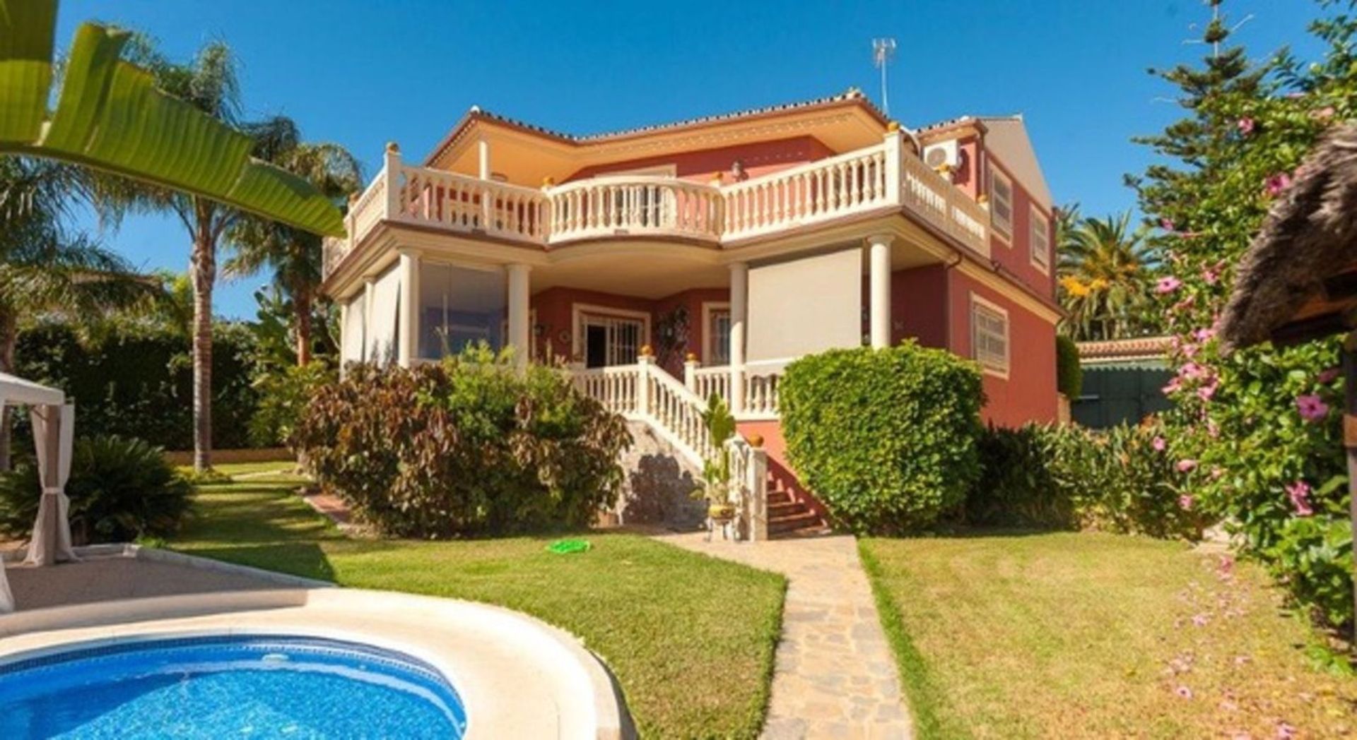 Huis in Alhaurín de la Torre, Andalucía 12837807