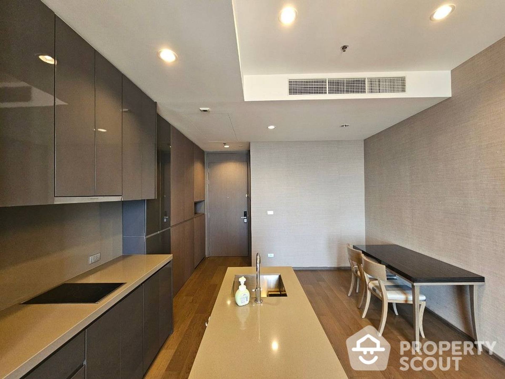 Condominium dans Bang Rak, Krung Thep Maha Nakhon 12838599