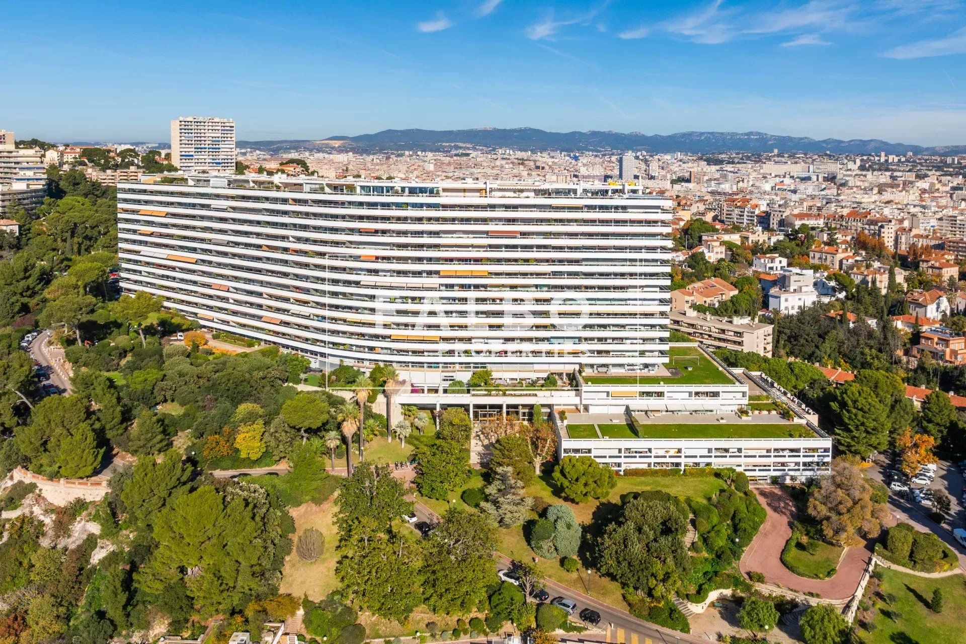 Kondominium w Marseille 8ème, Bouches-du-Rhône 12838815