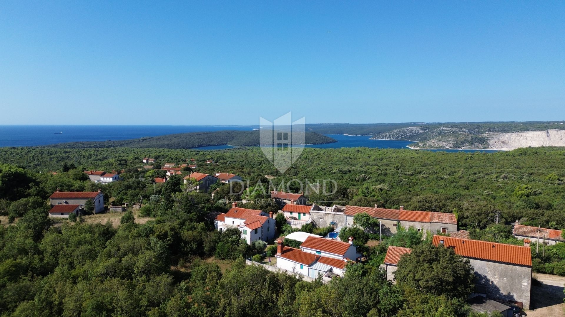 Tanah di Labin, Istria County 12839103