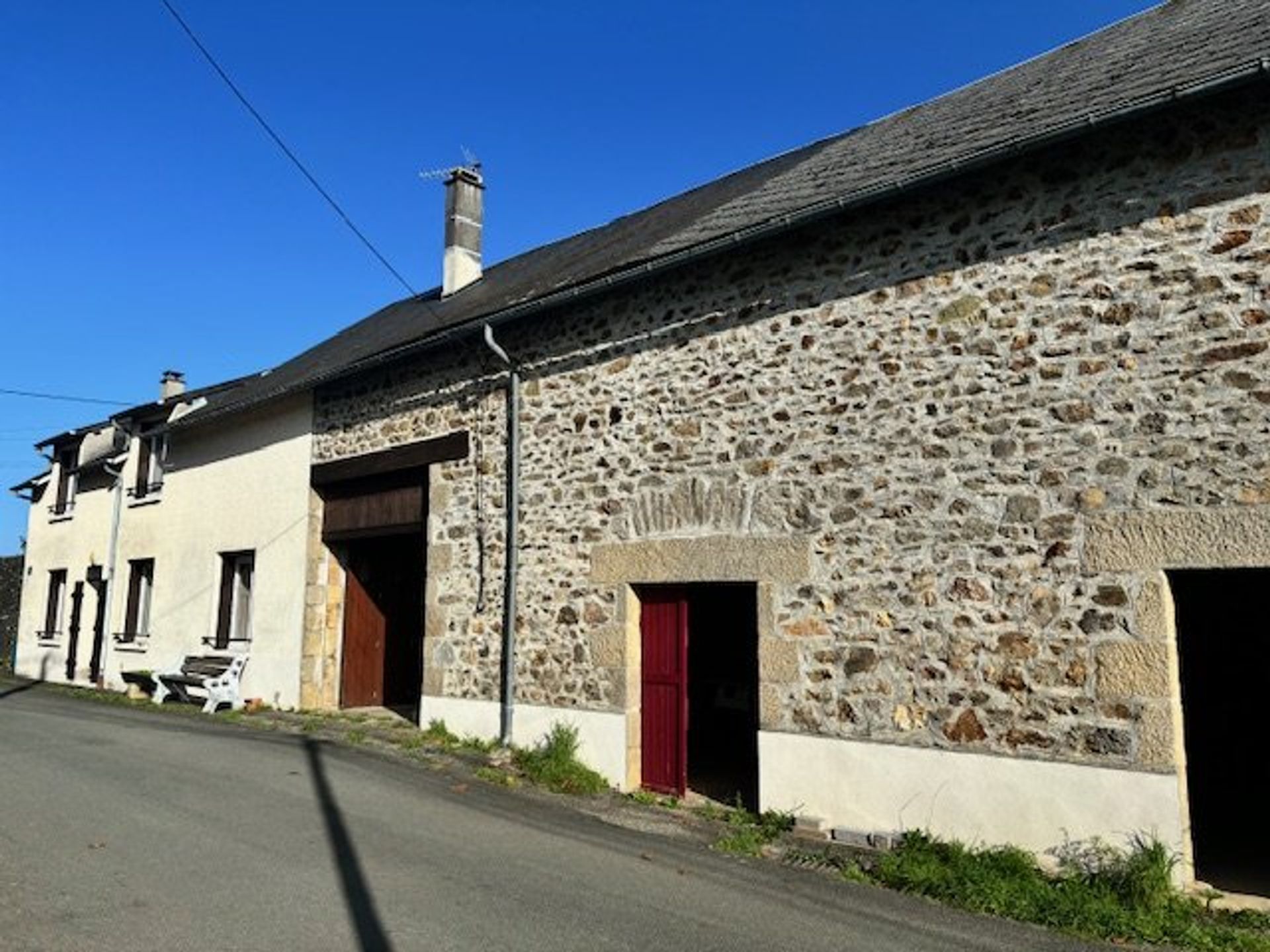 rumah dalam Chamberet, Nouvelle-Aquitaine 12839215