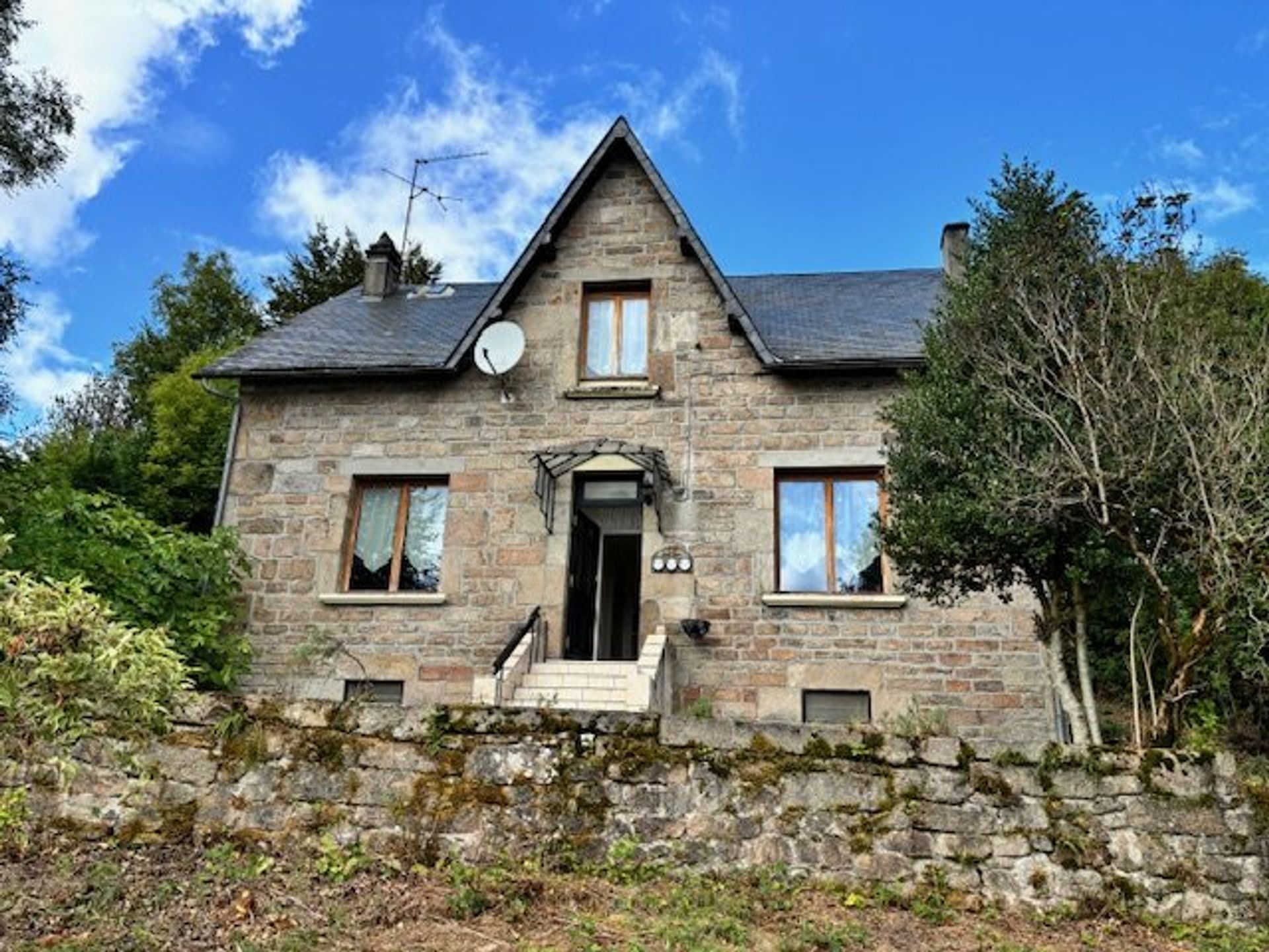 casa en Ambrugeat, Nouvelle-Aquitaine 12839221