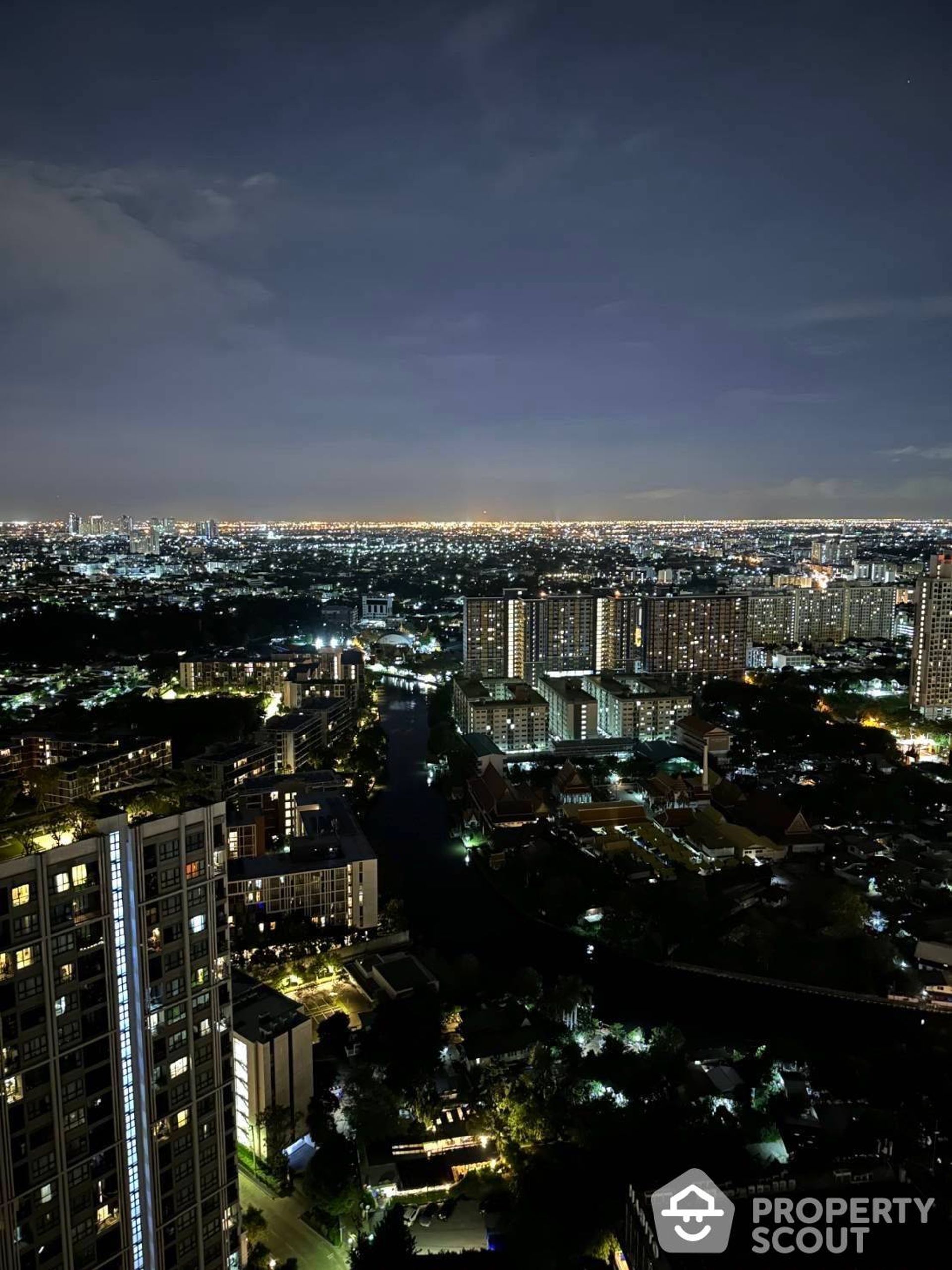 Kondominium dalam Phra Khanong, Krung Thep Maha Nakhon 12839265