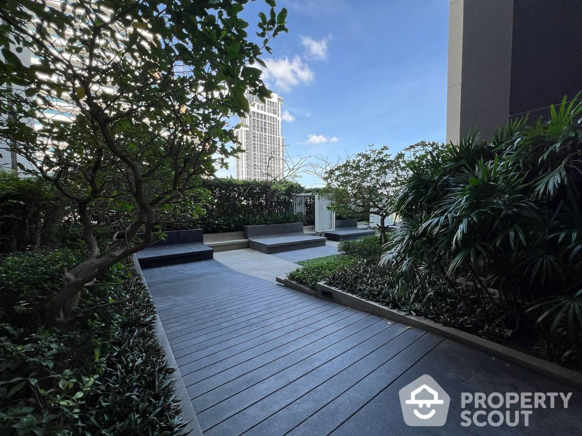 Condominium in , Krung Thep Maha Nakhon 12839286