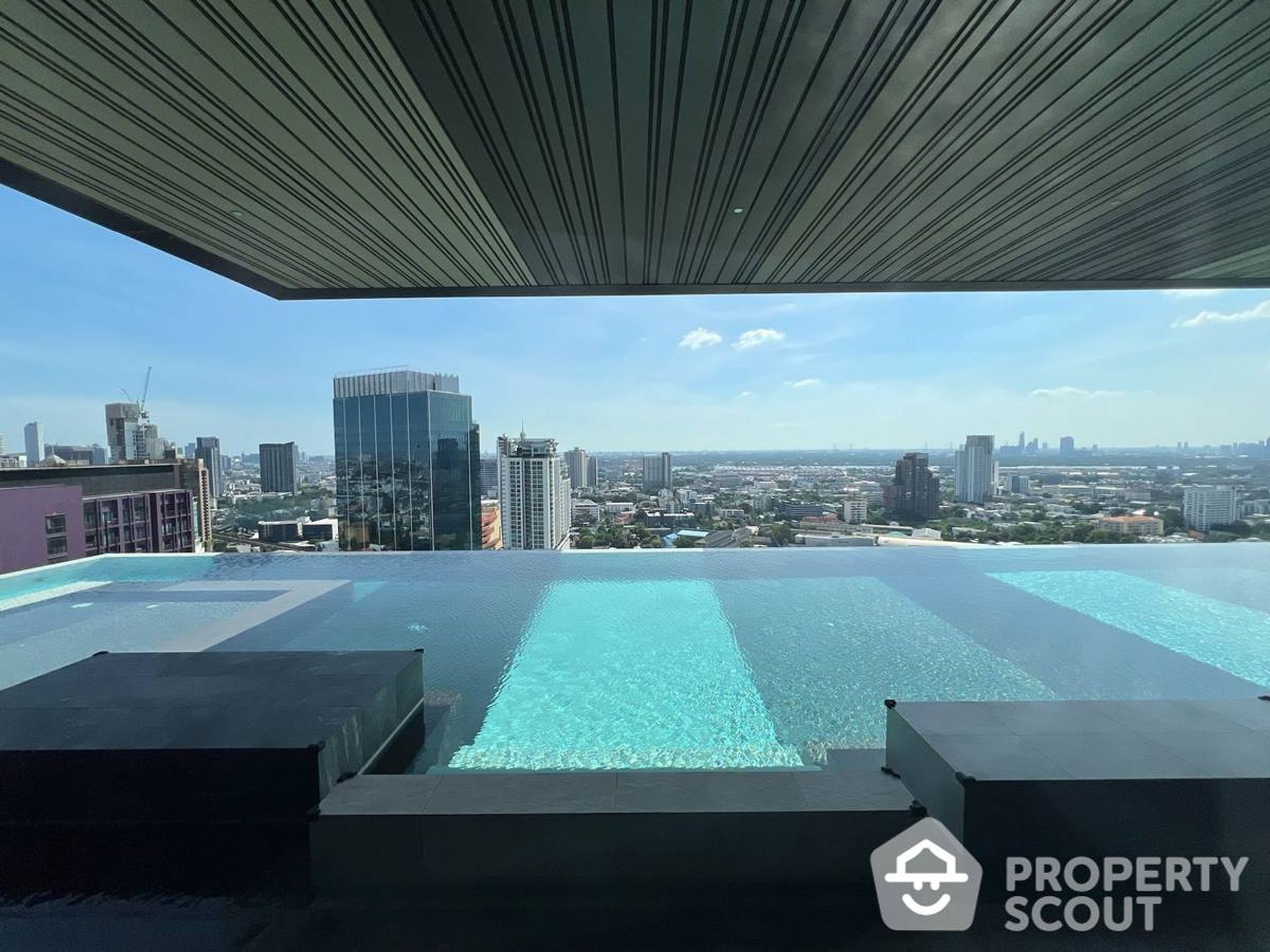 Condominium in , Krung Thep Maha Nakhon 12839286