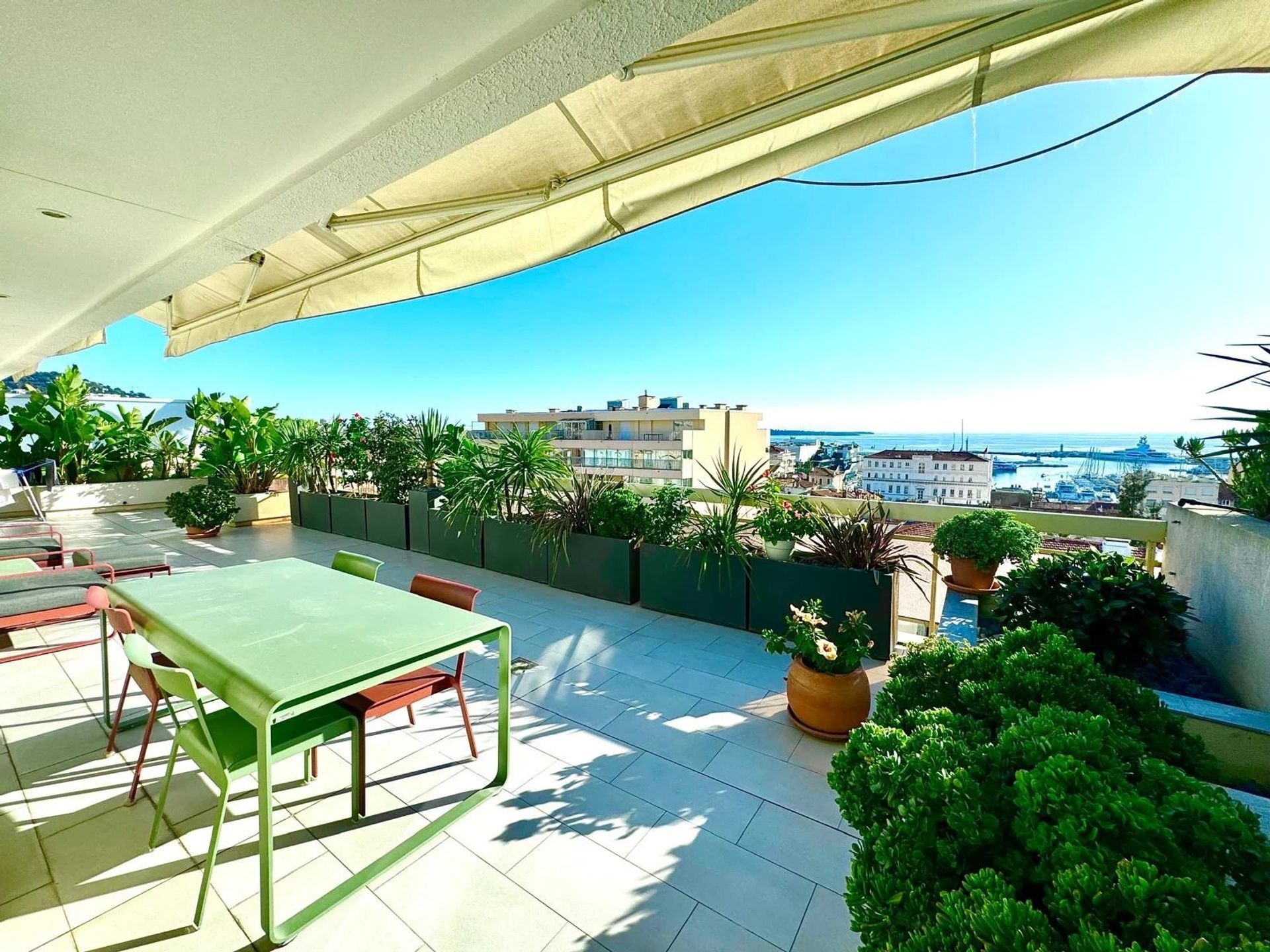 Kediaman dalam Cannes, Alpes-Maritimes 12839469