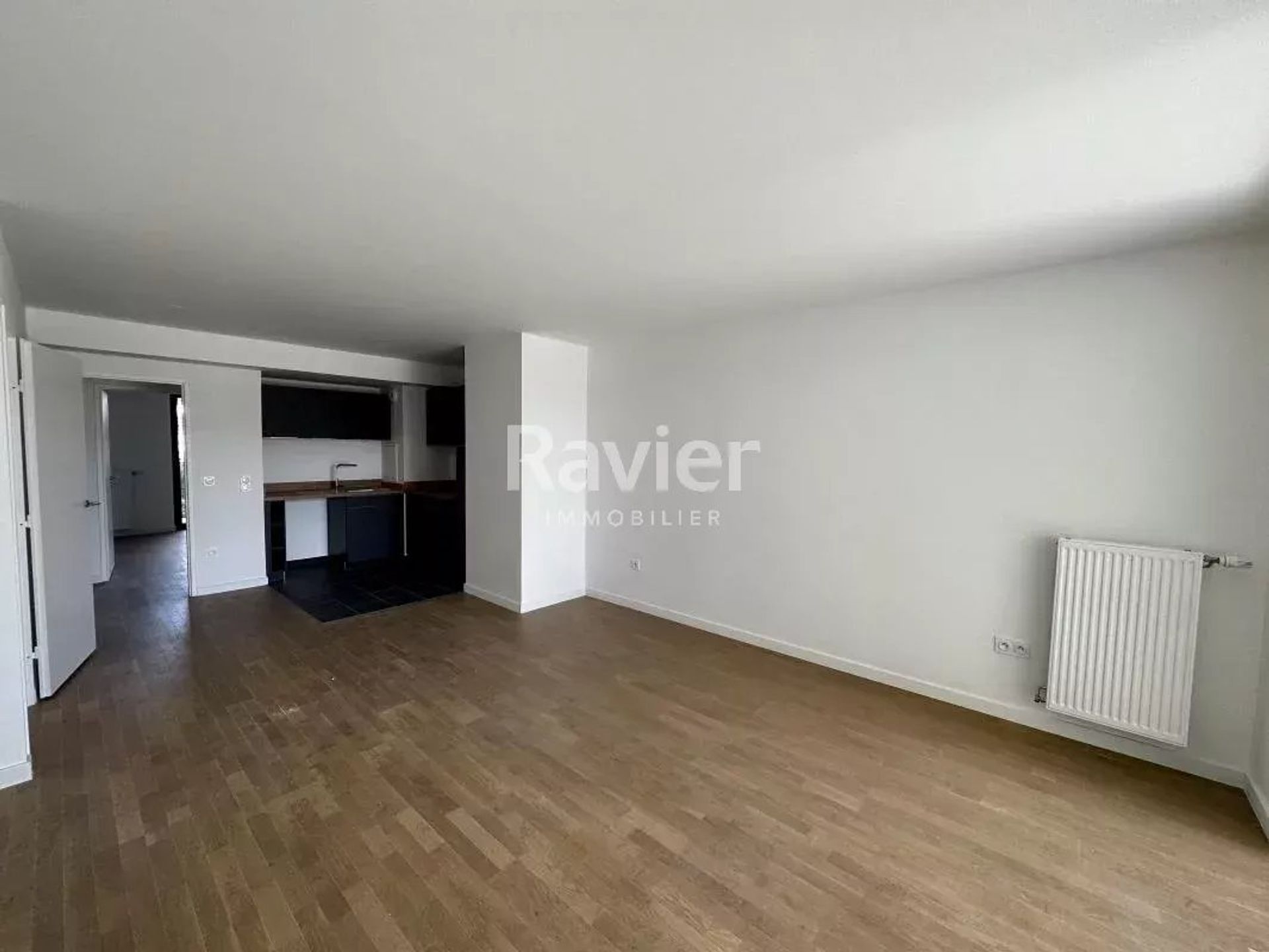 Condominium in Suresnes, Ile-de-France 12839473