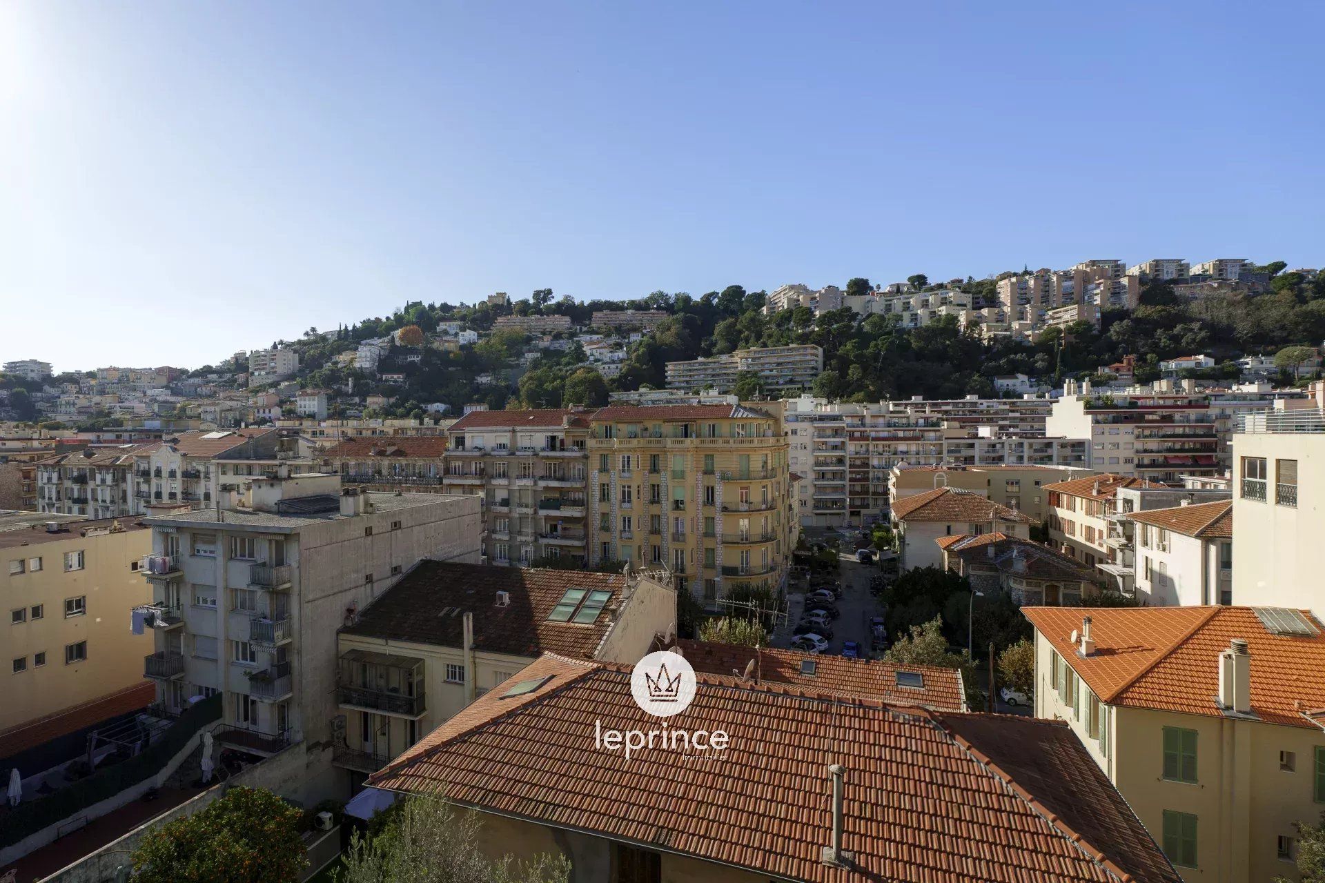 Condominium dans Nice, Alpes-Maritimes 12840124